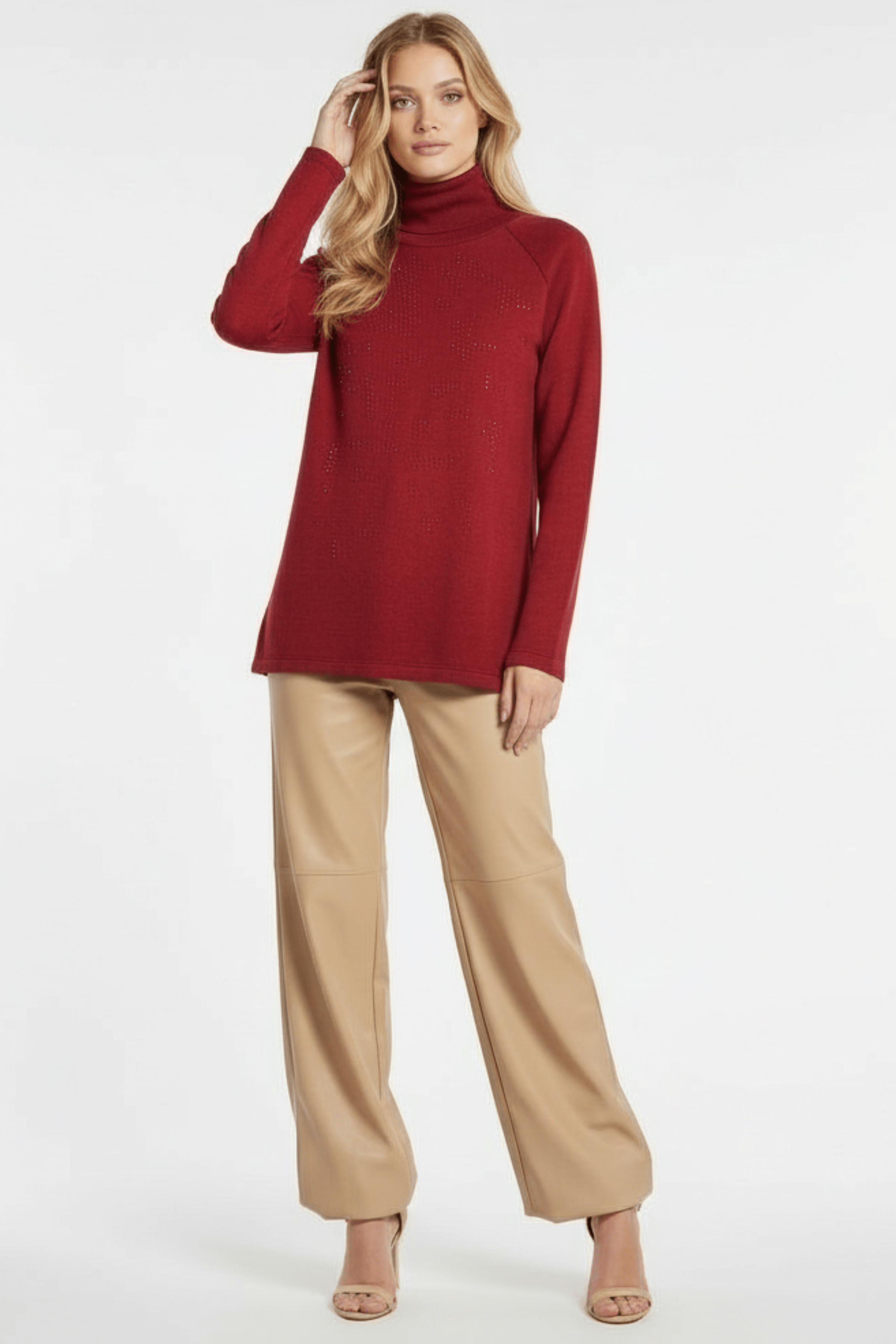 Camiseta de punto granate cuello alto con strass Lolitas&L - lolitasyl.com