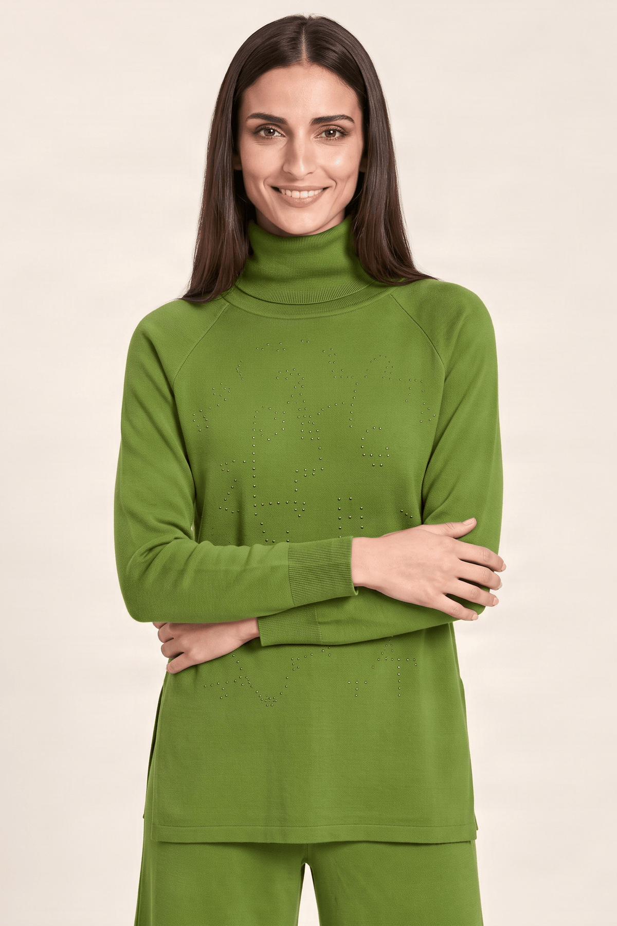 Camiseta de punto verde cuello alto con strass Lolitas&L - lolitasyl.com