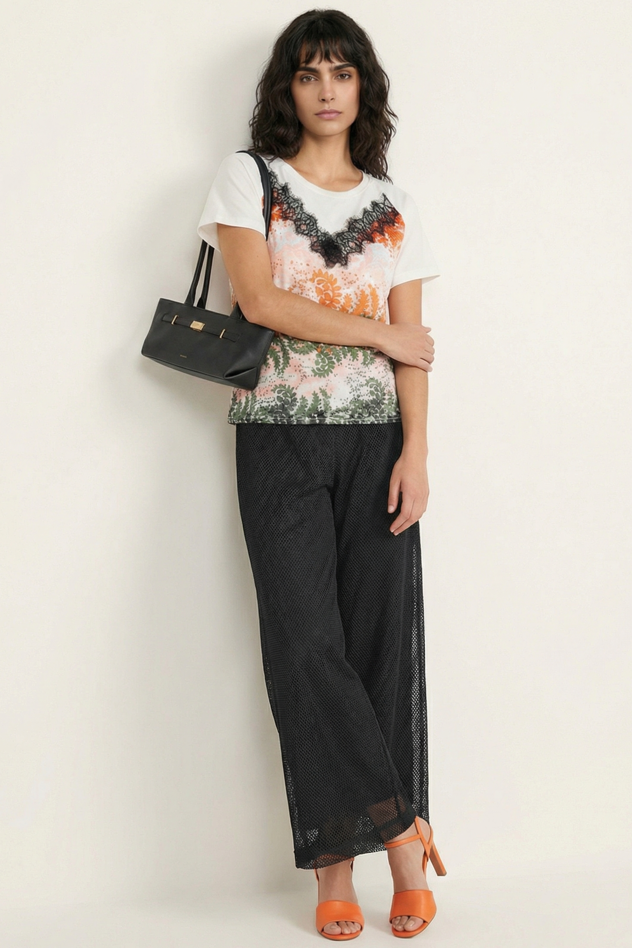 Camiseta estampado Leaves con puntilla en escote LolitasyL