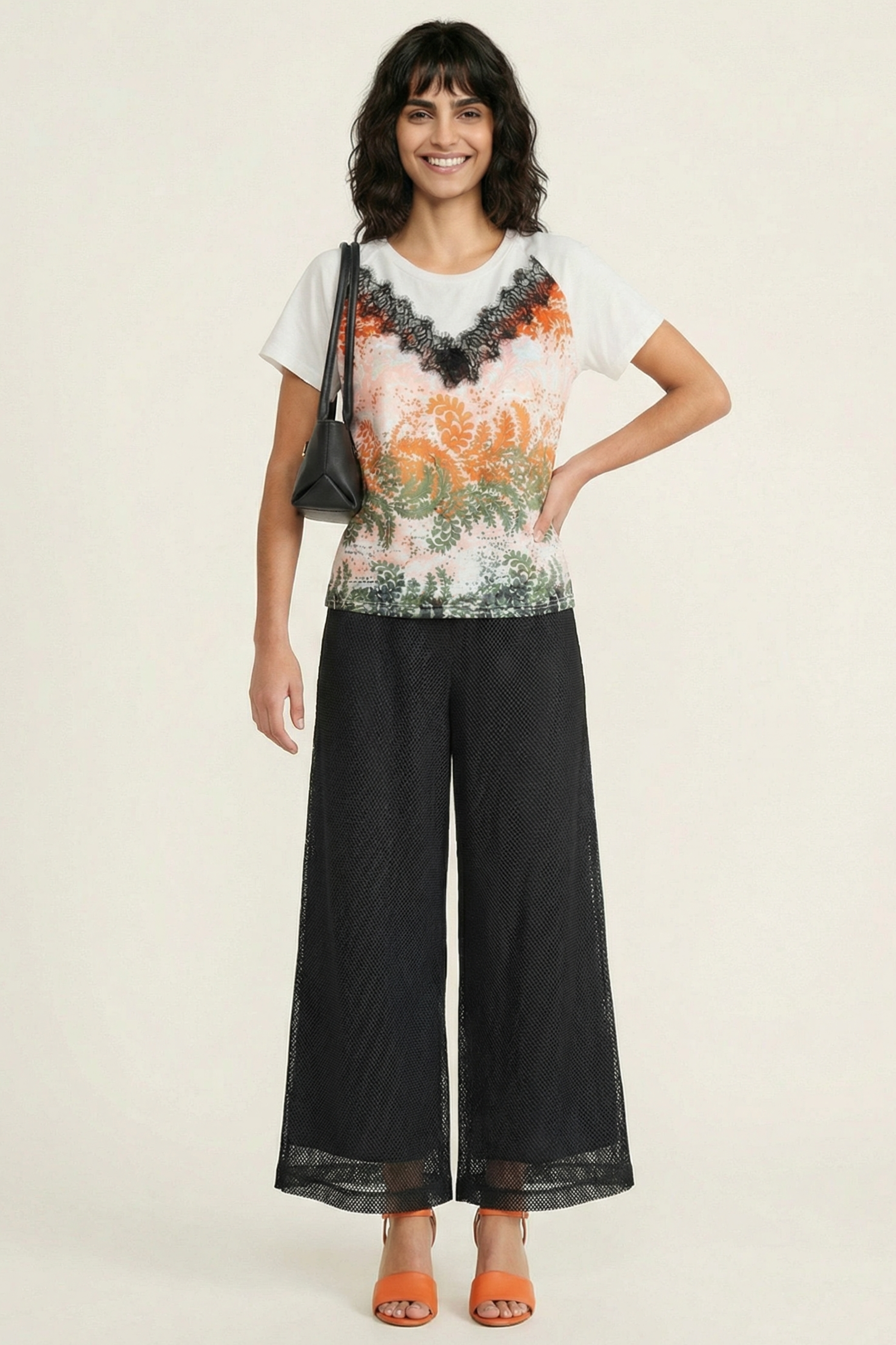 Camiseta estampado Leaves con puntilla en escote LolitasyL