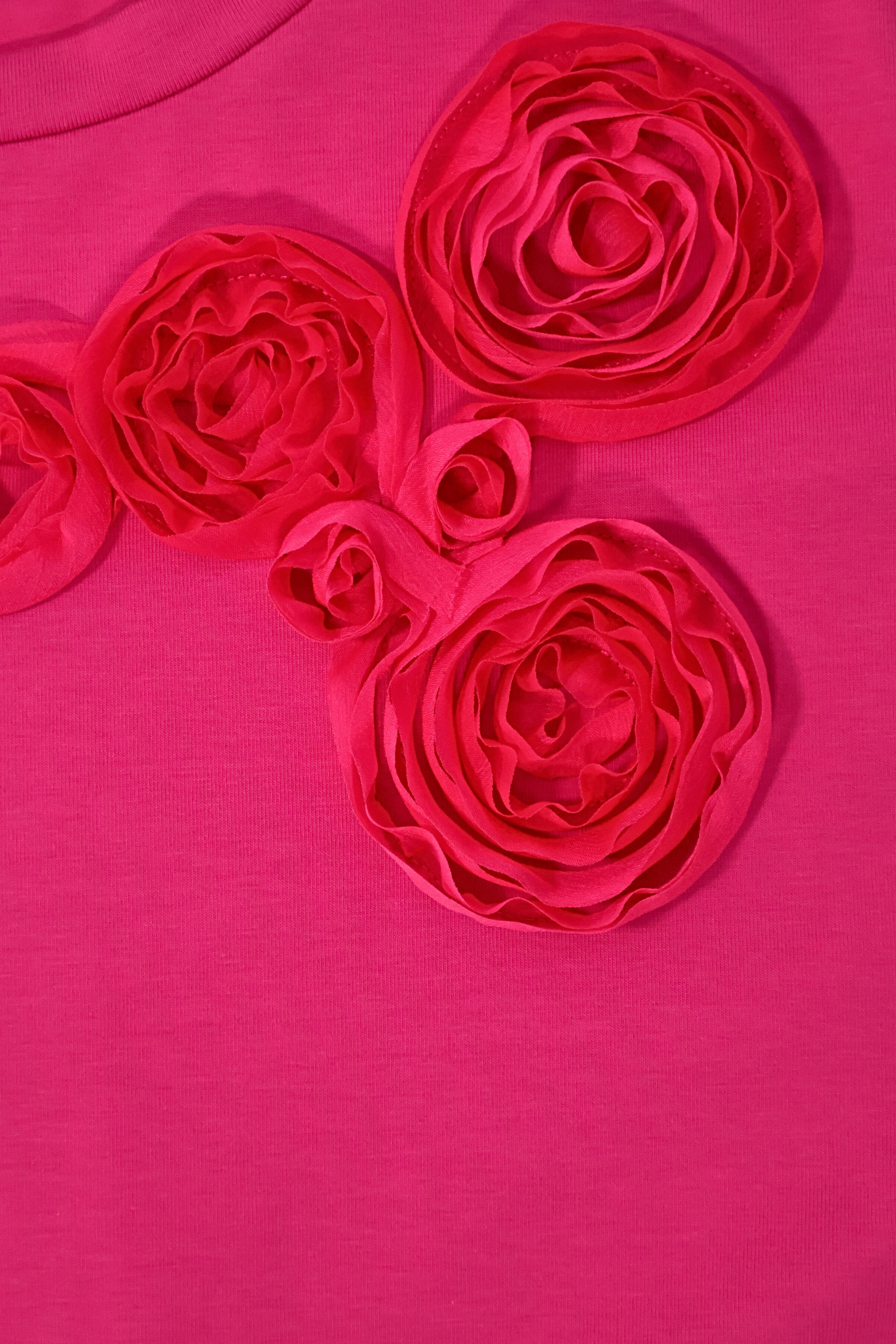 Camiseta fucsia bordado rosas aplicacion de manga corta Lolitas&L - lolitasyl.com