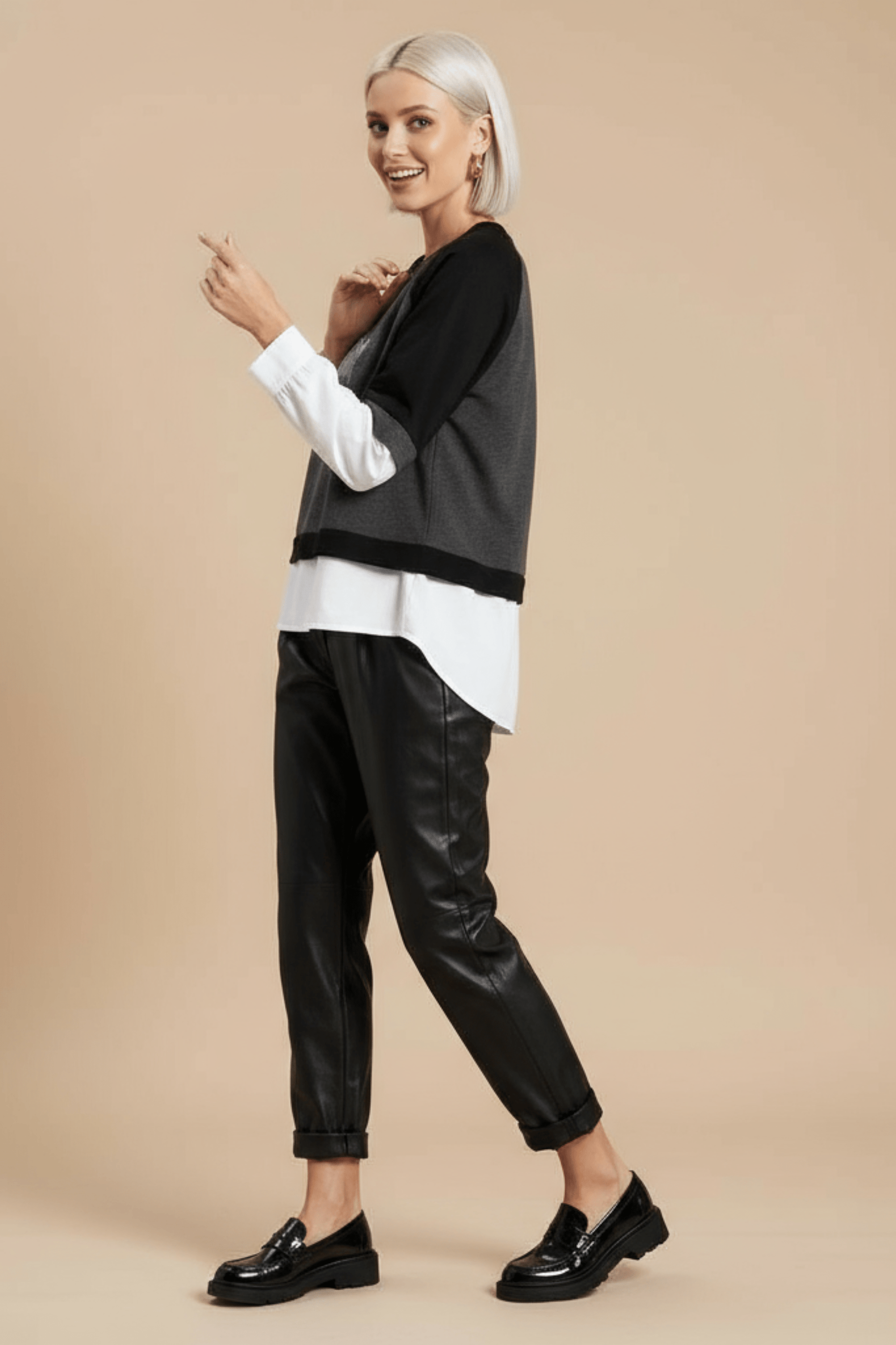 Camiseta gris antracita manga raglan camisera perro bordao Lolitas&L - lolitasyl.com