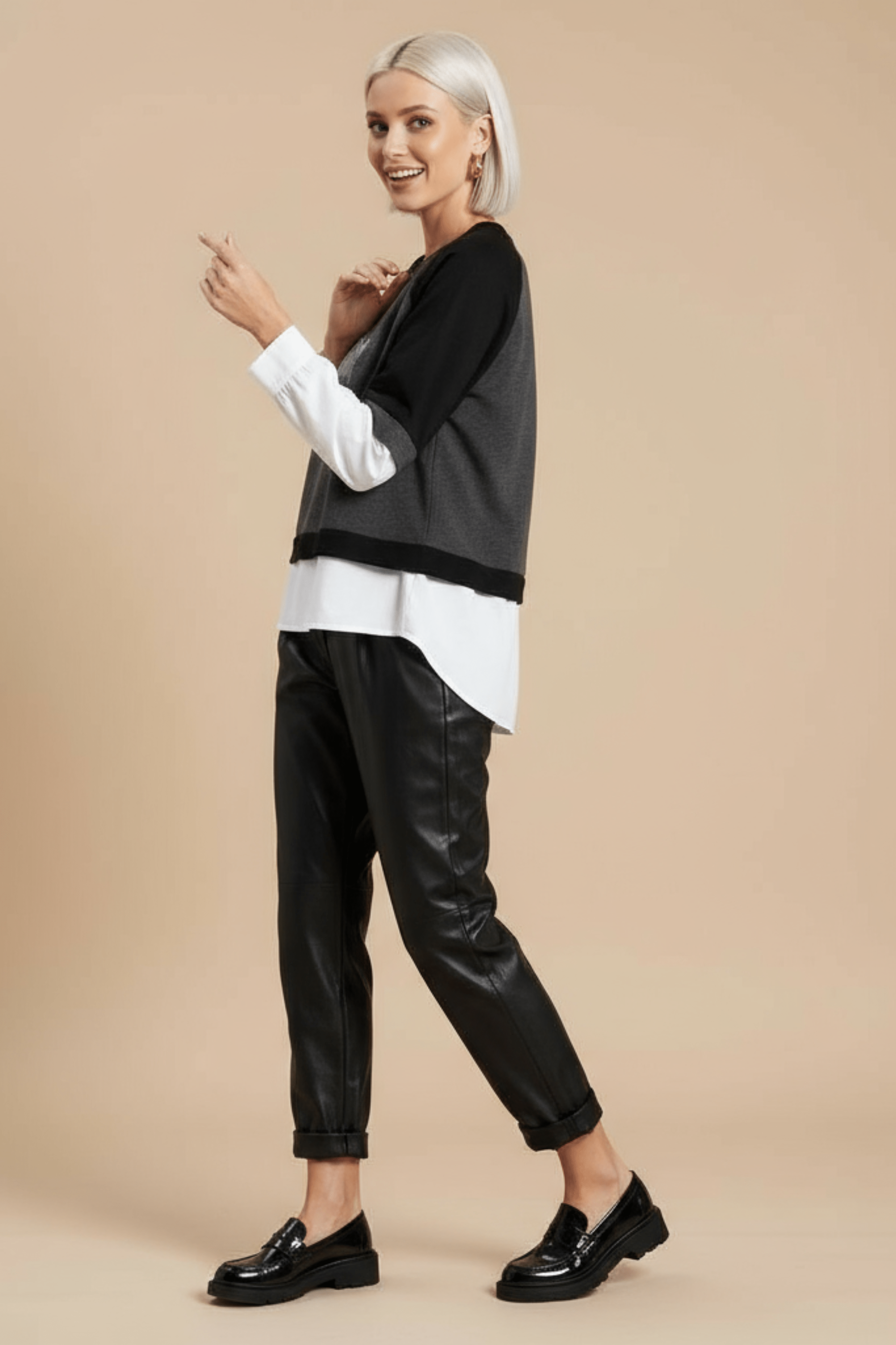 Camiseta gris antracita manga raglan camisera perro bordao Lolitas&L - lolitasyl.com