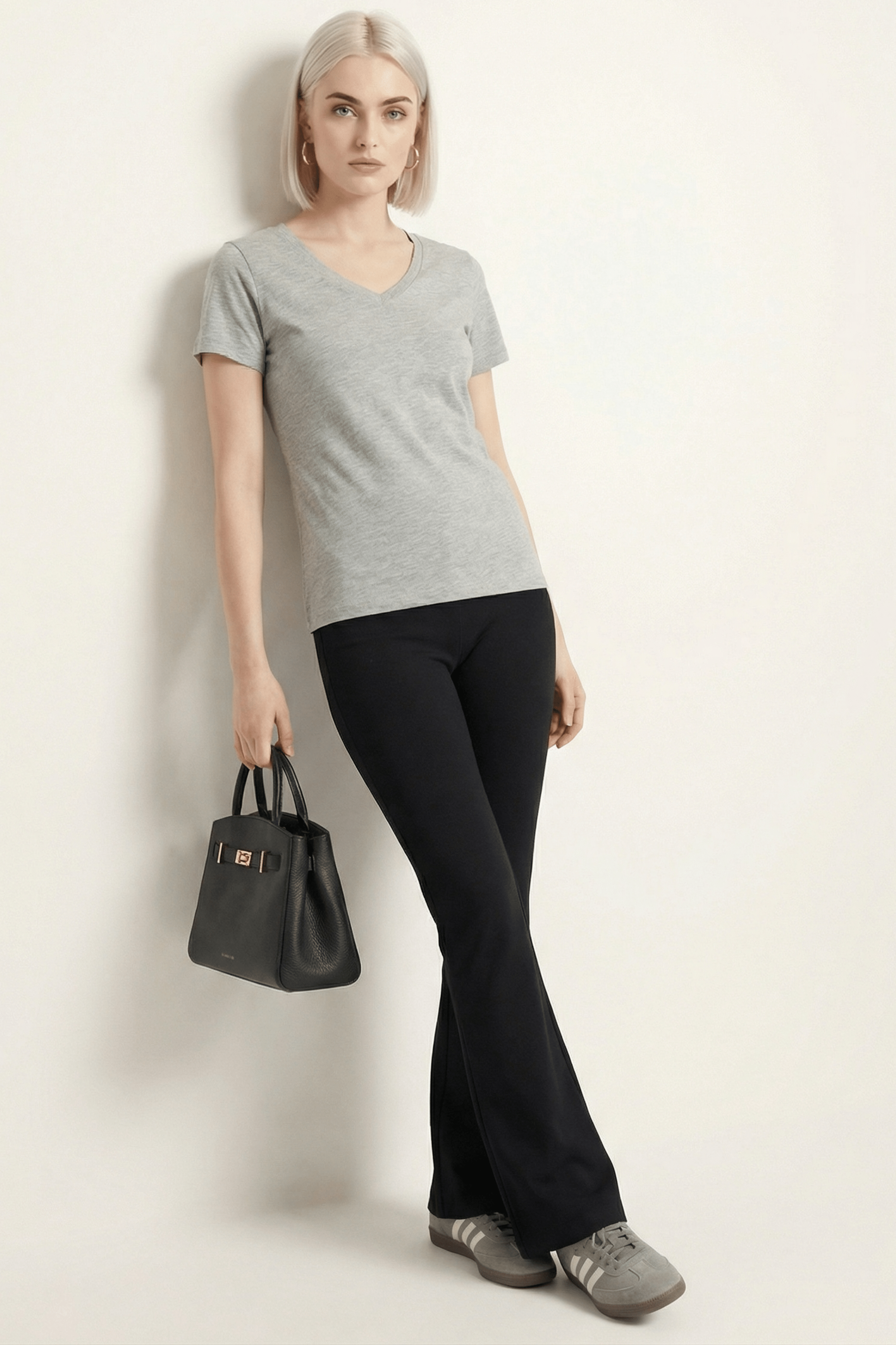 Camiseta gris basica con escote pico y manga corta Lolitas&L - lolitasyl.com