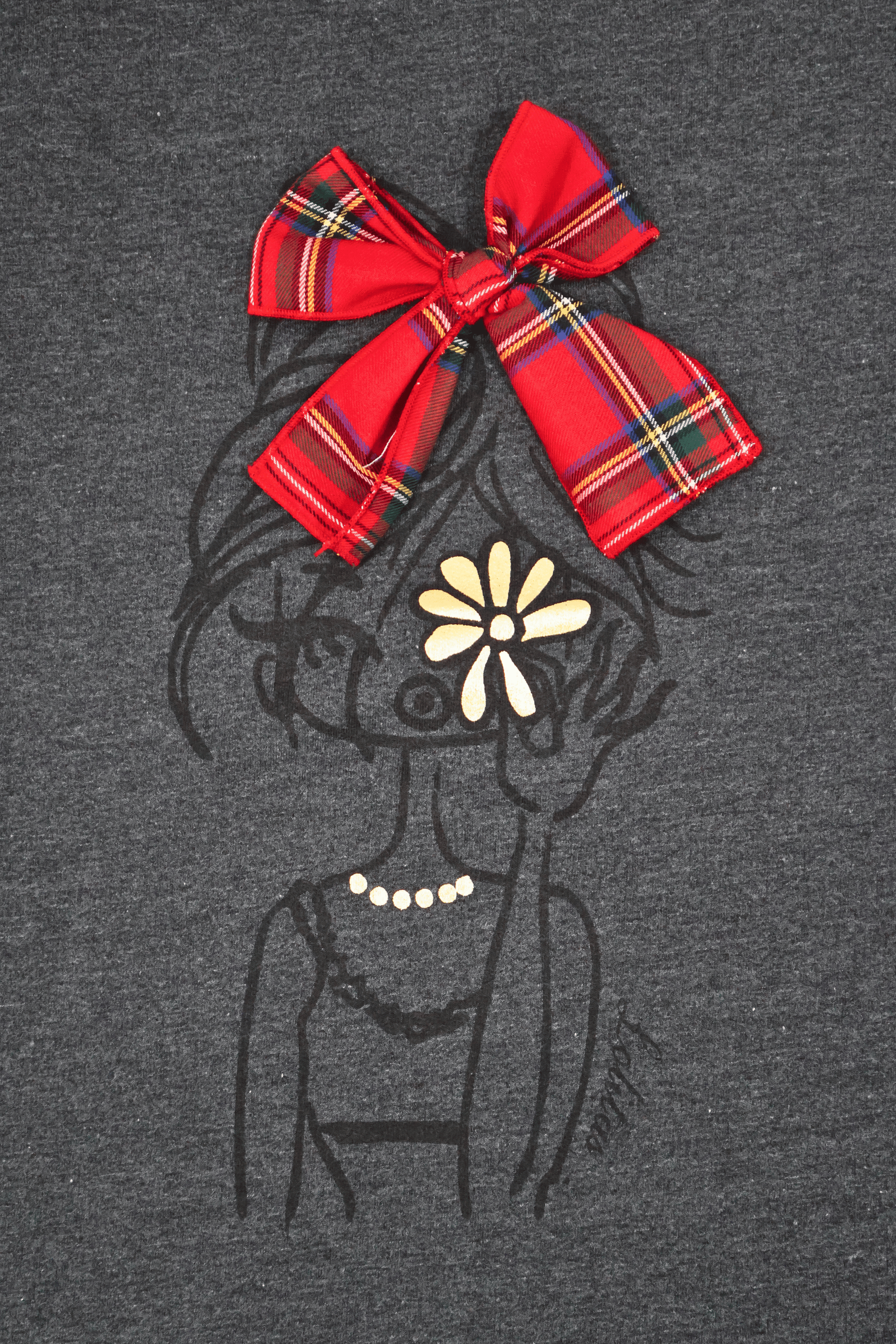 Camiseta gris con estampado muñeca y lazo cuadro escoces Lolitas&L - lolitasyl.com