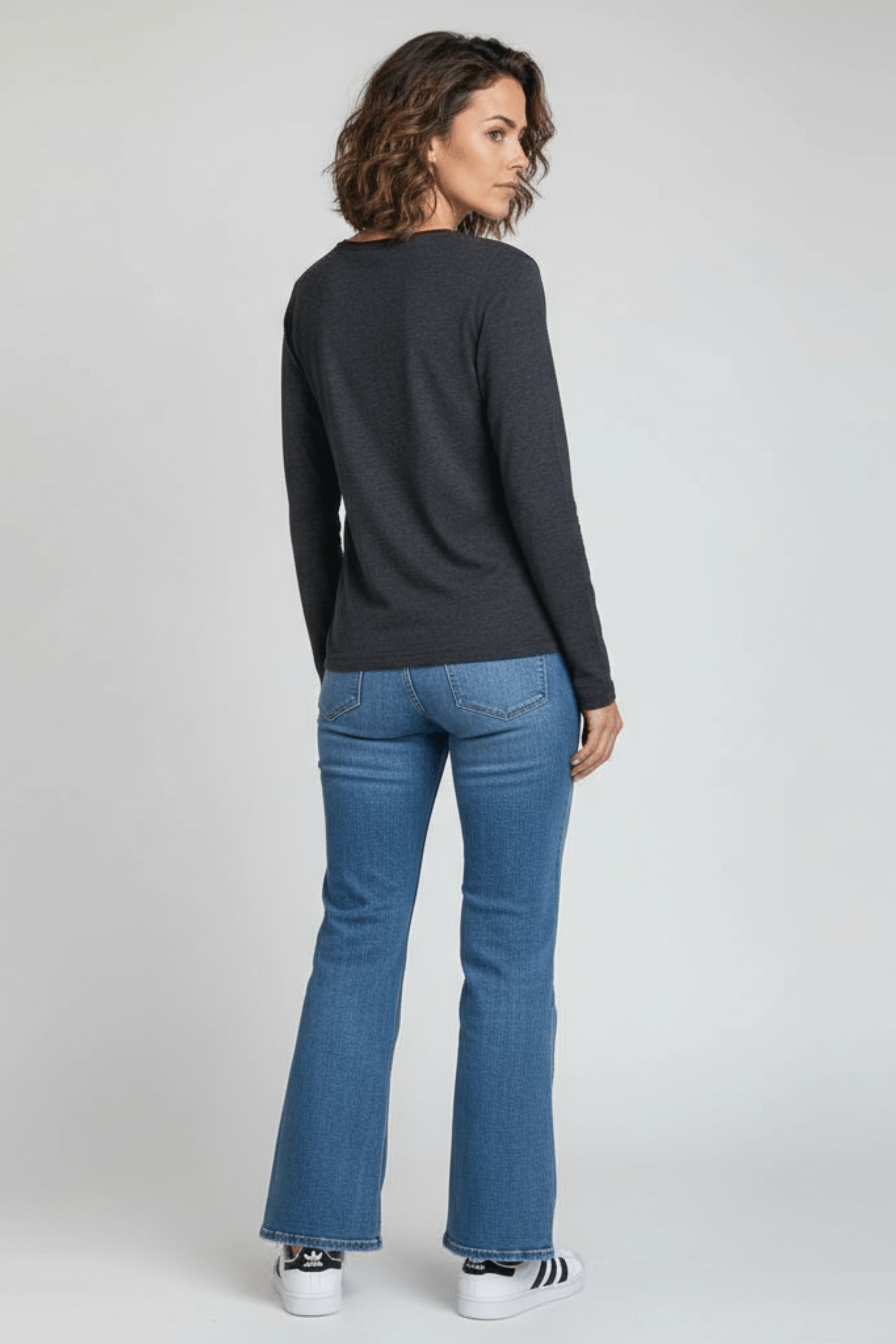 Camiseta gris vigore con bordado sneakers manga larga Lolitas&L - lolitasyl.com