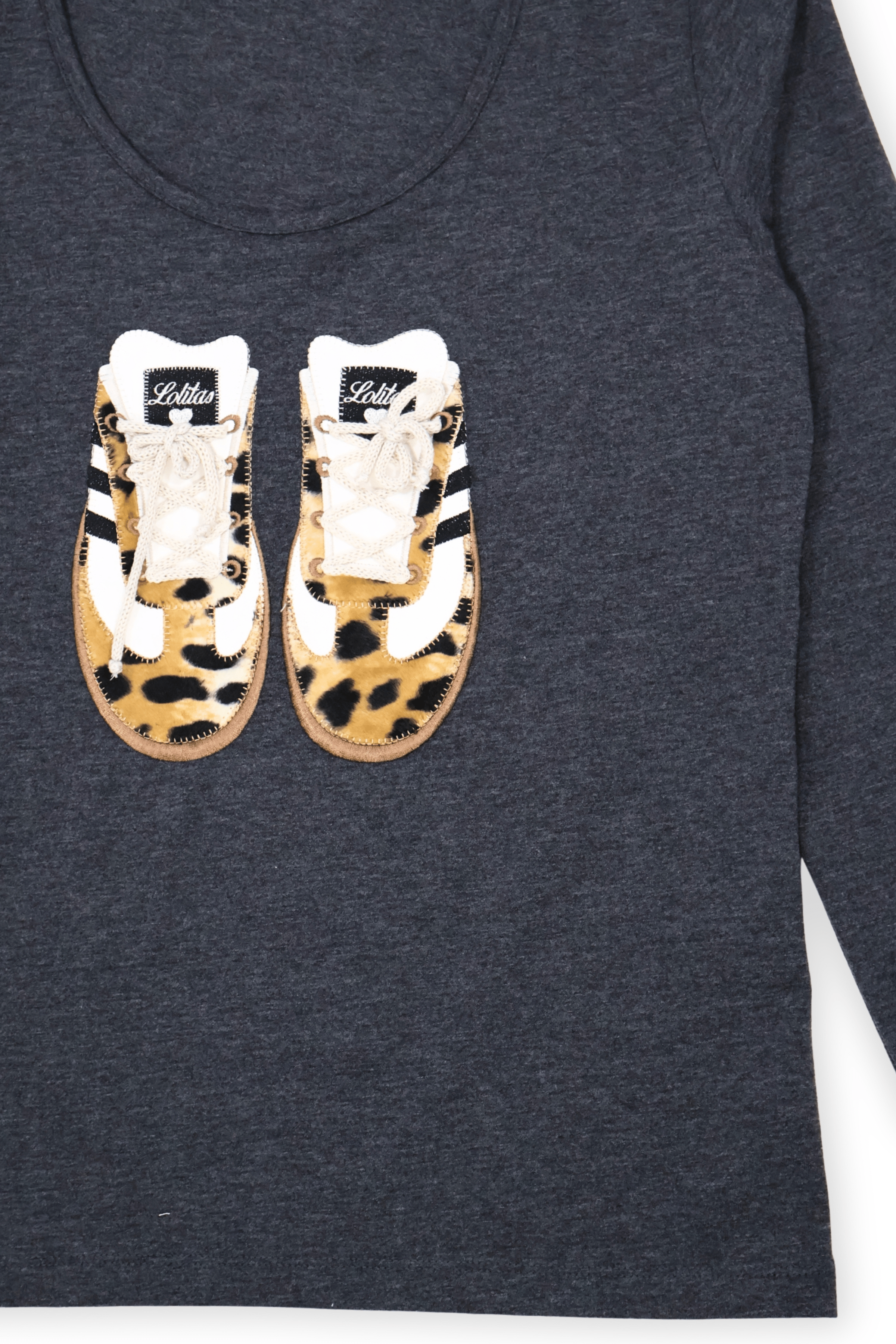 Camiseta gris vigore con bordado sneakers manga larga Lolitas&L - lolitasyl.com