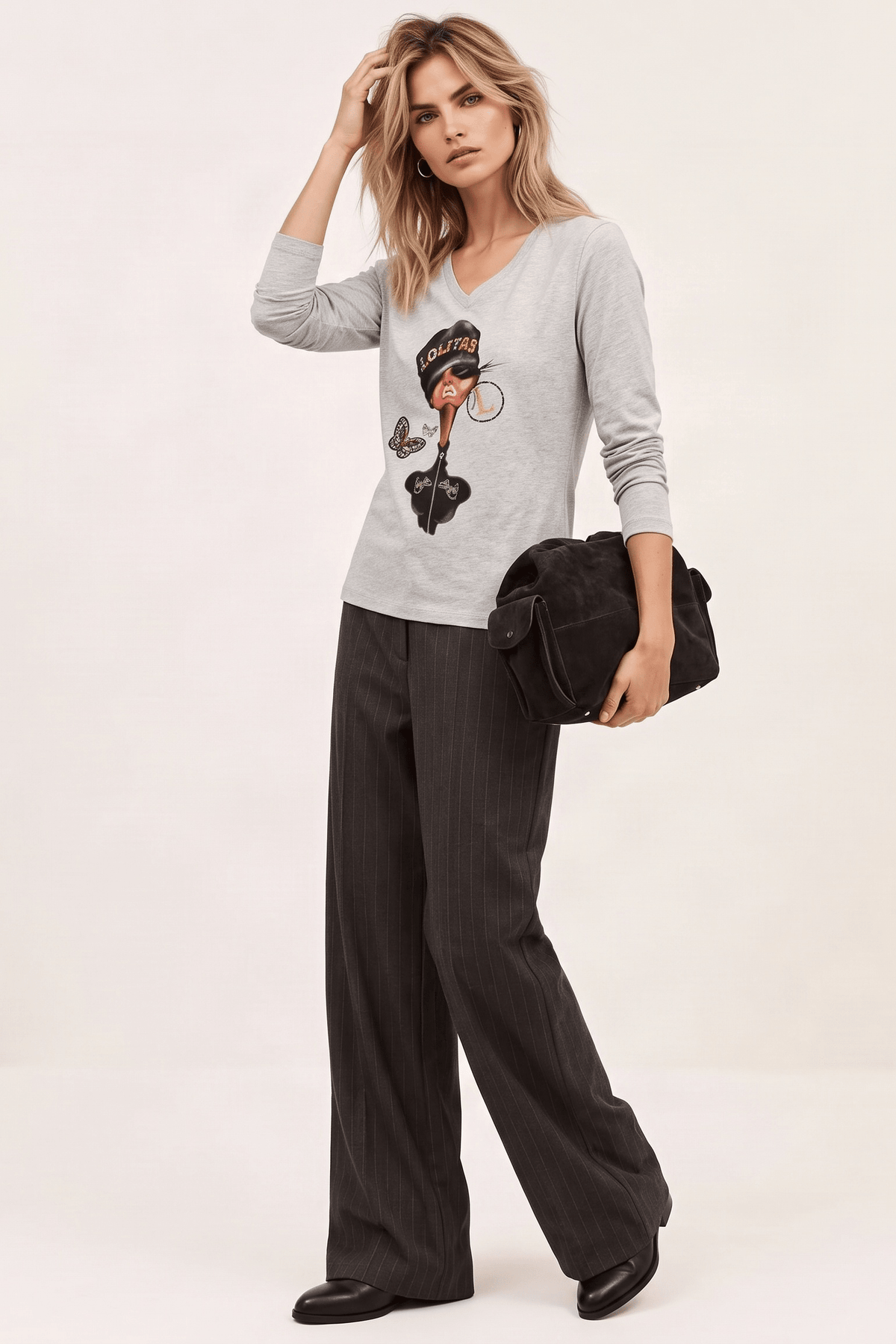 Camiseta Gris Vigoré de Algodón con Escote Pico, Estampado Digital y Accesorios – Lolitas&L - lolitasyl.com