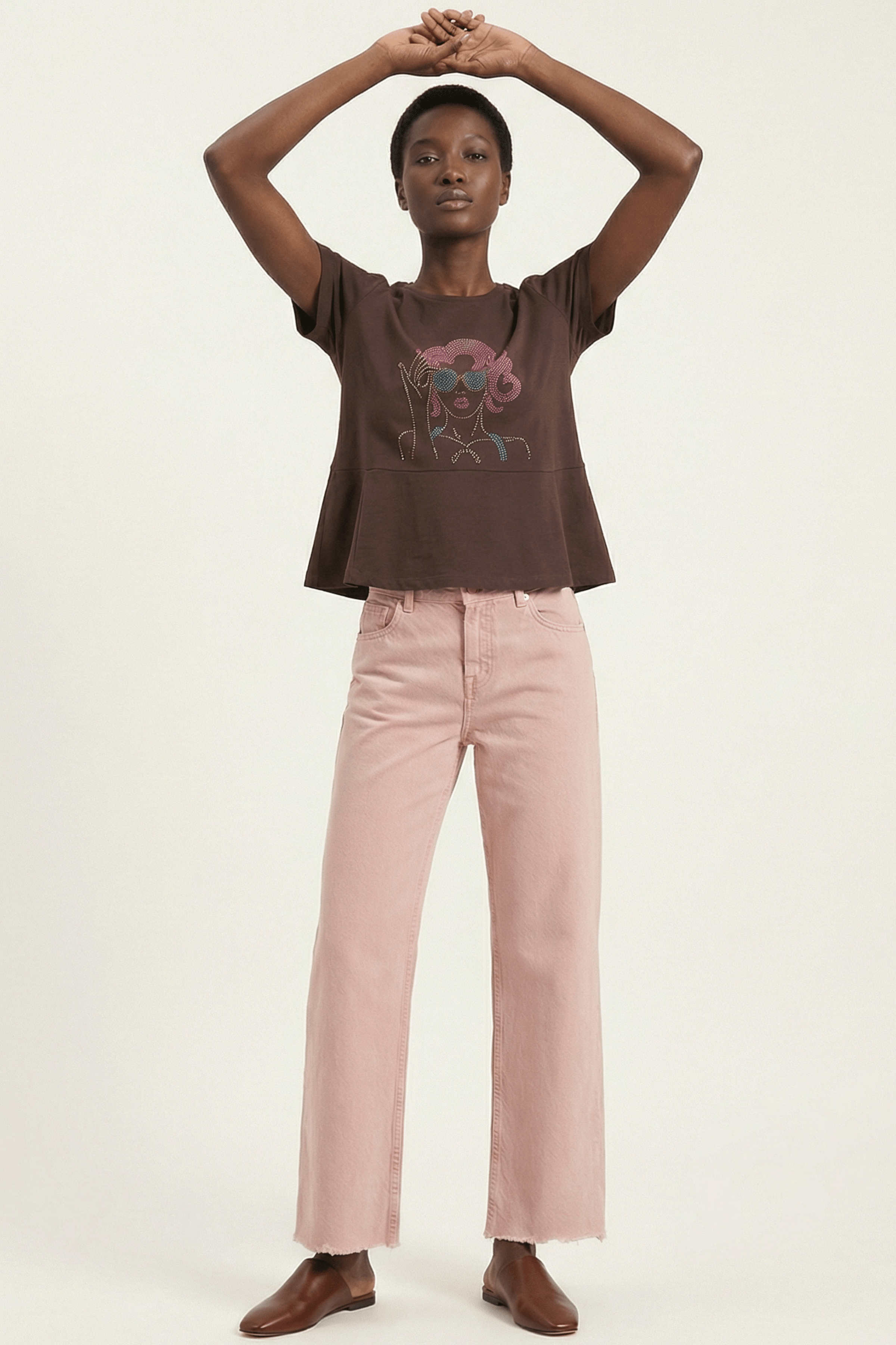 Camiseta marron con mujer gafas de strass Lolitas&L - lolitasyl.com