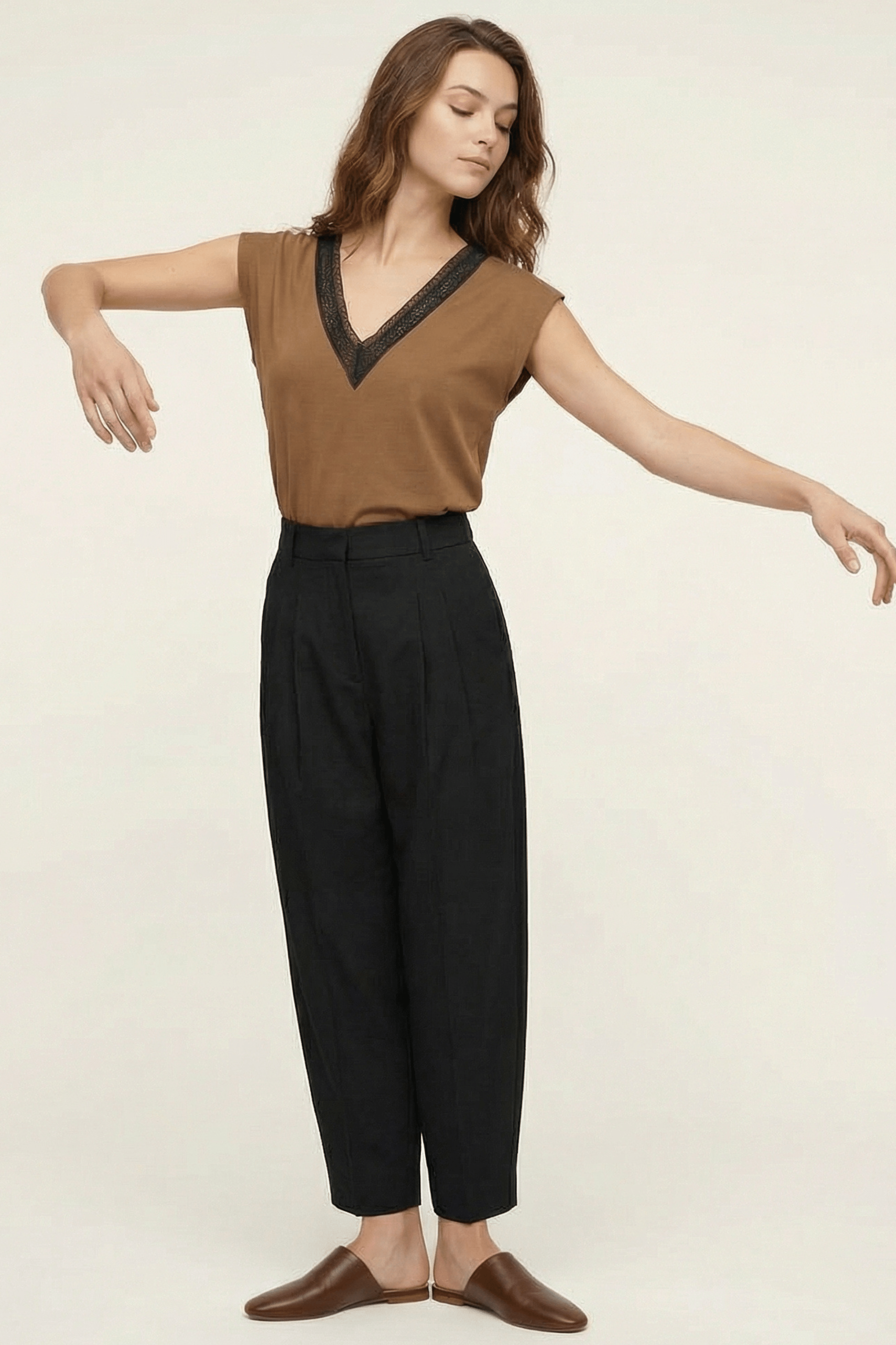 Camiseta marron escote en uve amplio con grogre Lolitas&L - lolitasyl.com