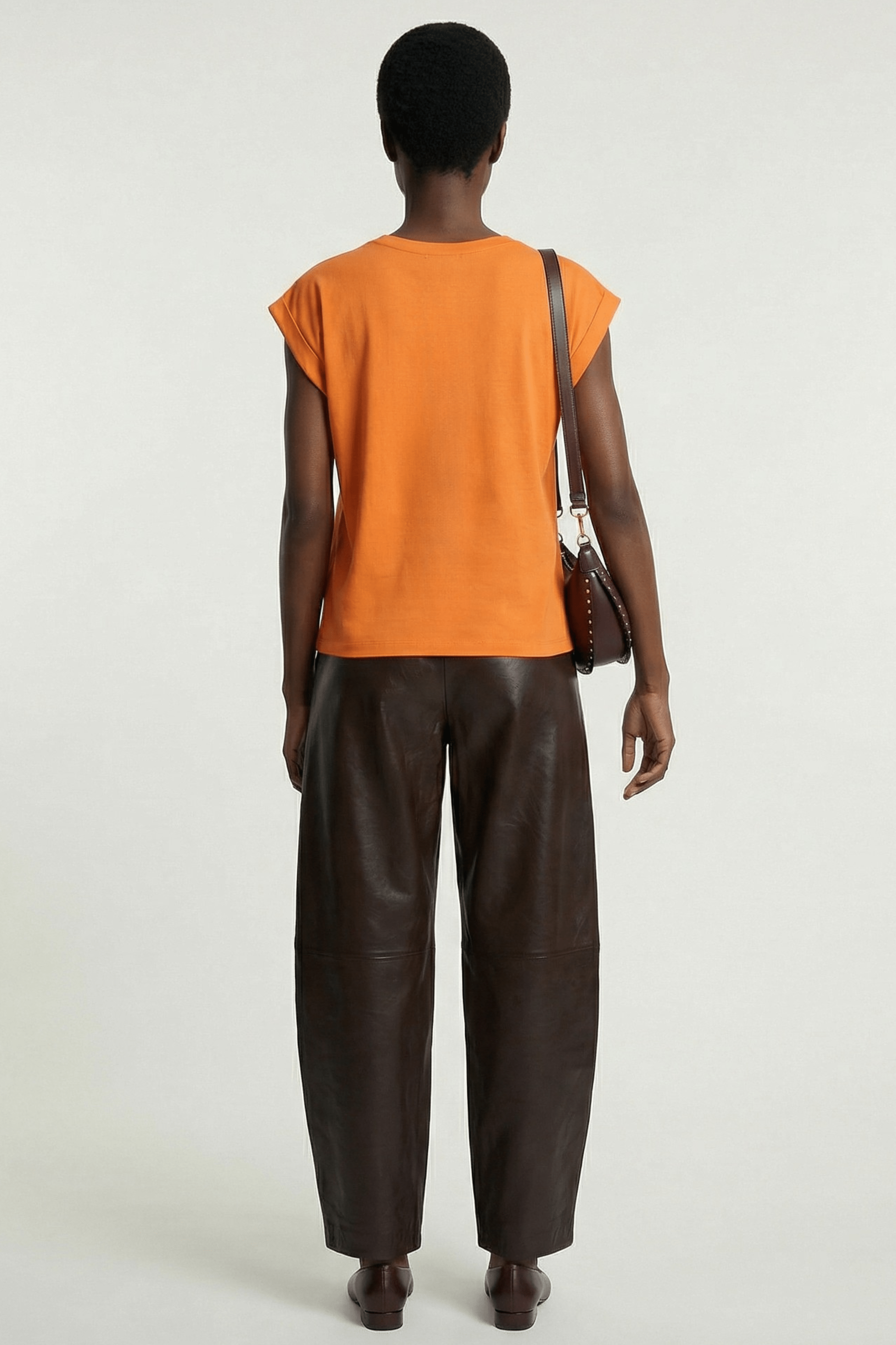 Camiseta naranja con cenefa bordada en contraste marron Lolitas&L - lolitasyl.com