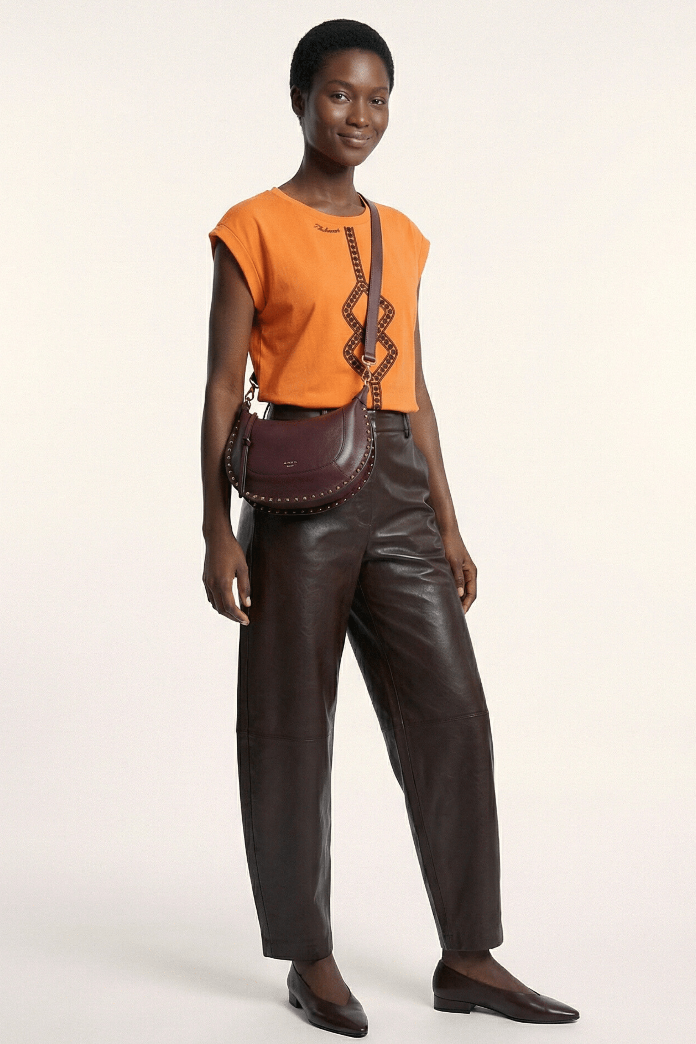 Camiseta naranja con cenefa bordada en contraste marron Lolitas&L - lolitasyl.com