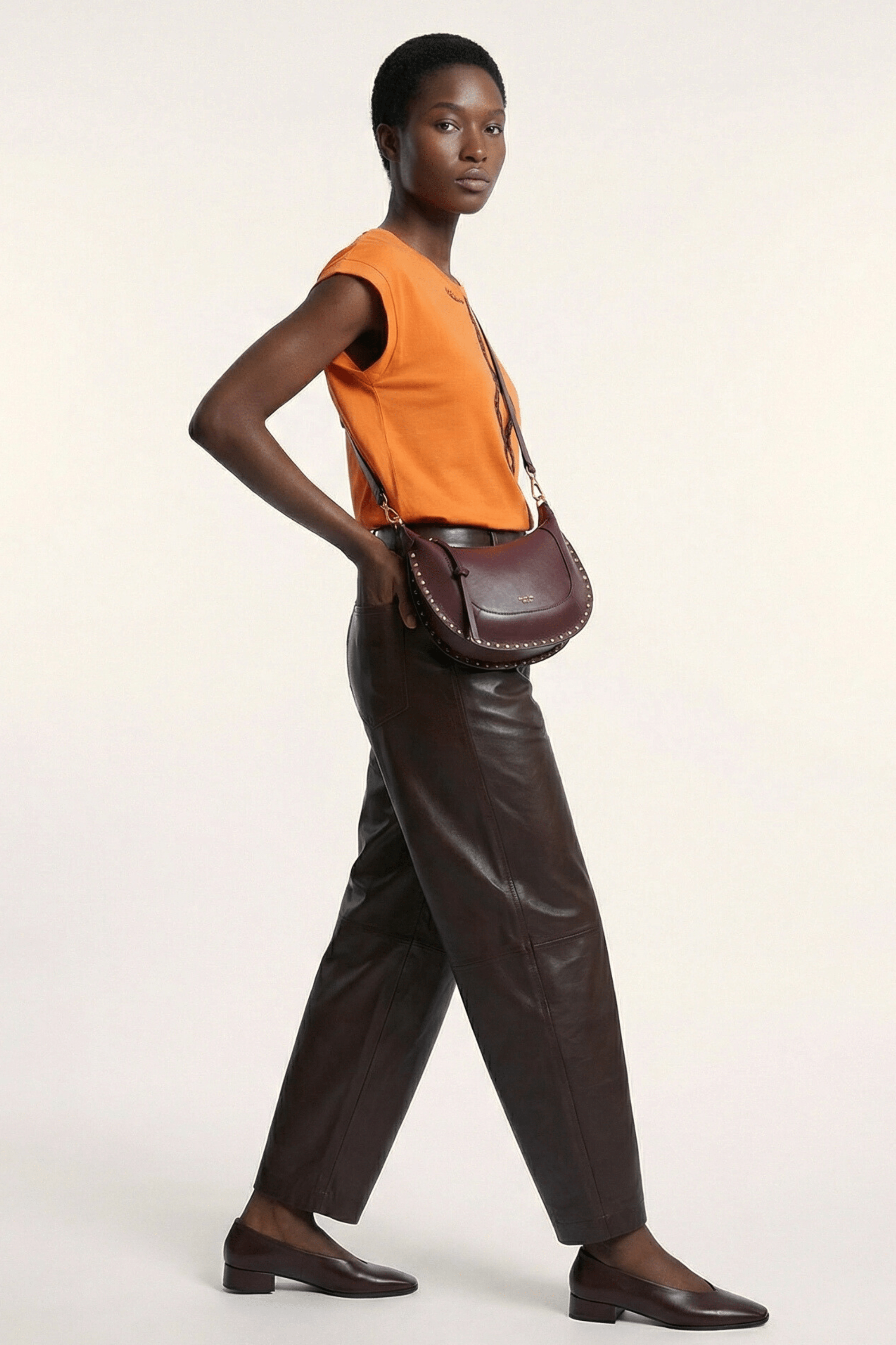 Camiseta naranja con cenefa bordada en contraste marron Lolitas&L - lolitasyl.com