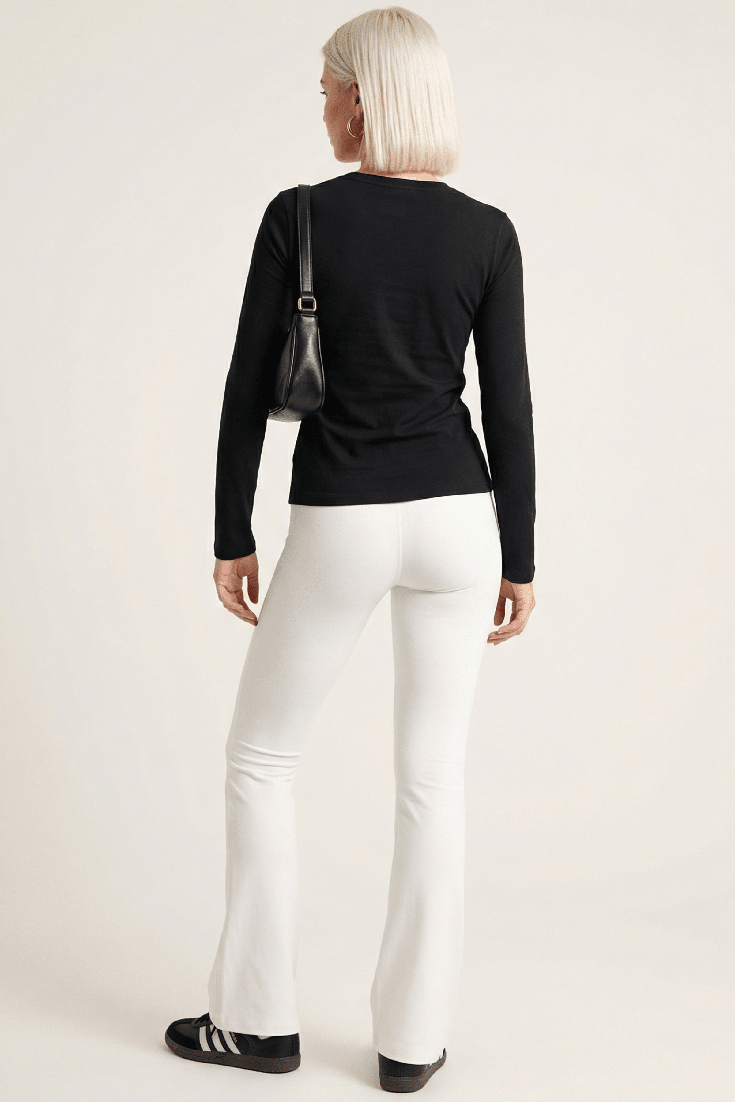 Camiseta negra basica con escote caja y manga larga Lolitas&L - lolitasyl.com