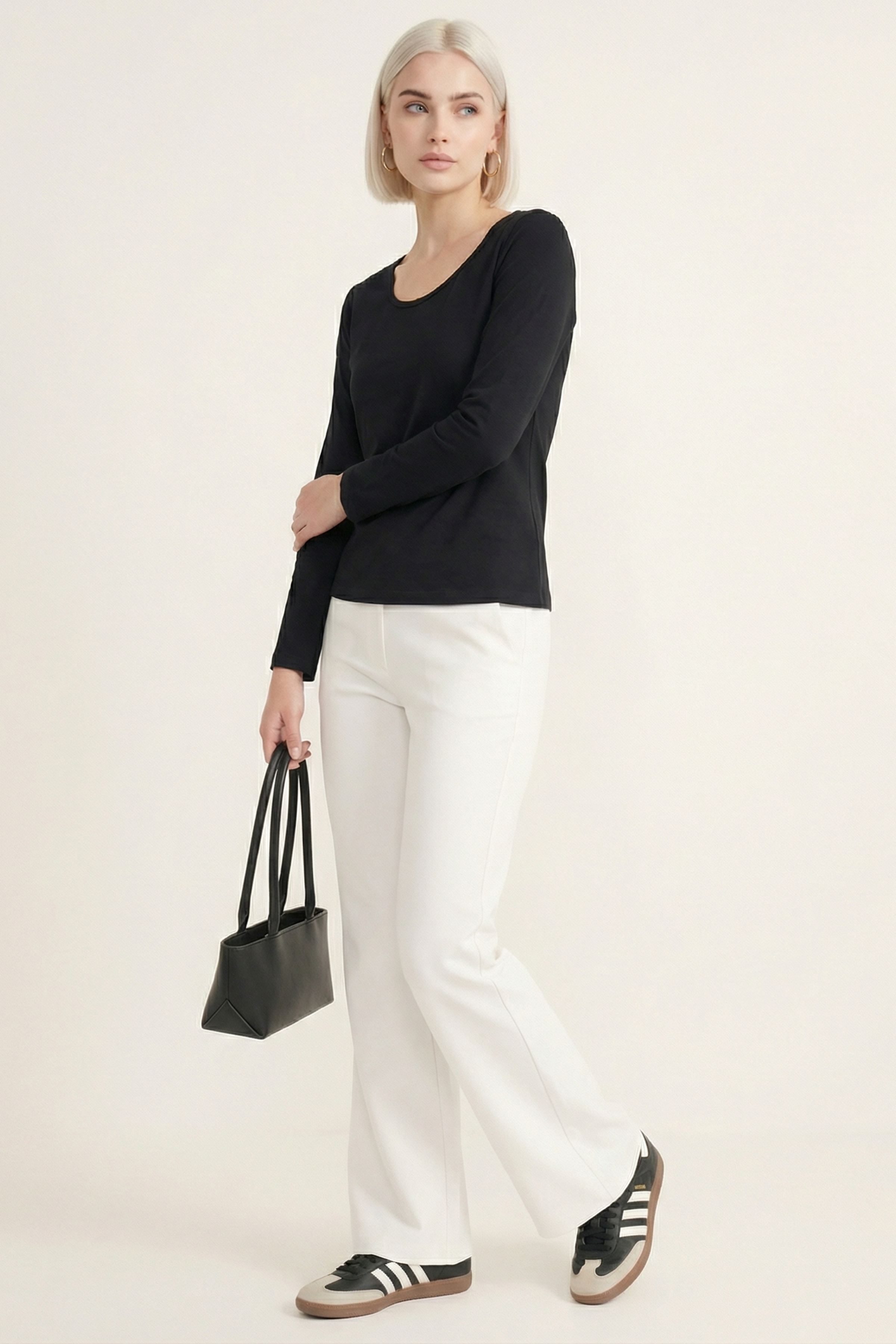 Camiseta negra basica con escote collar y manga larga Lolitas&L