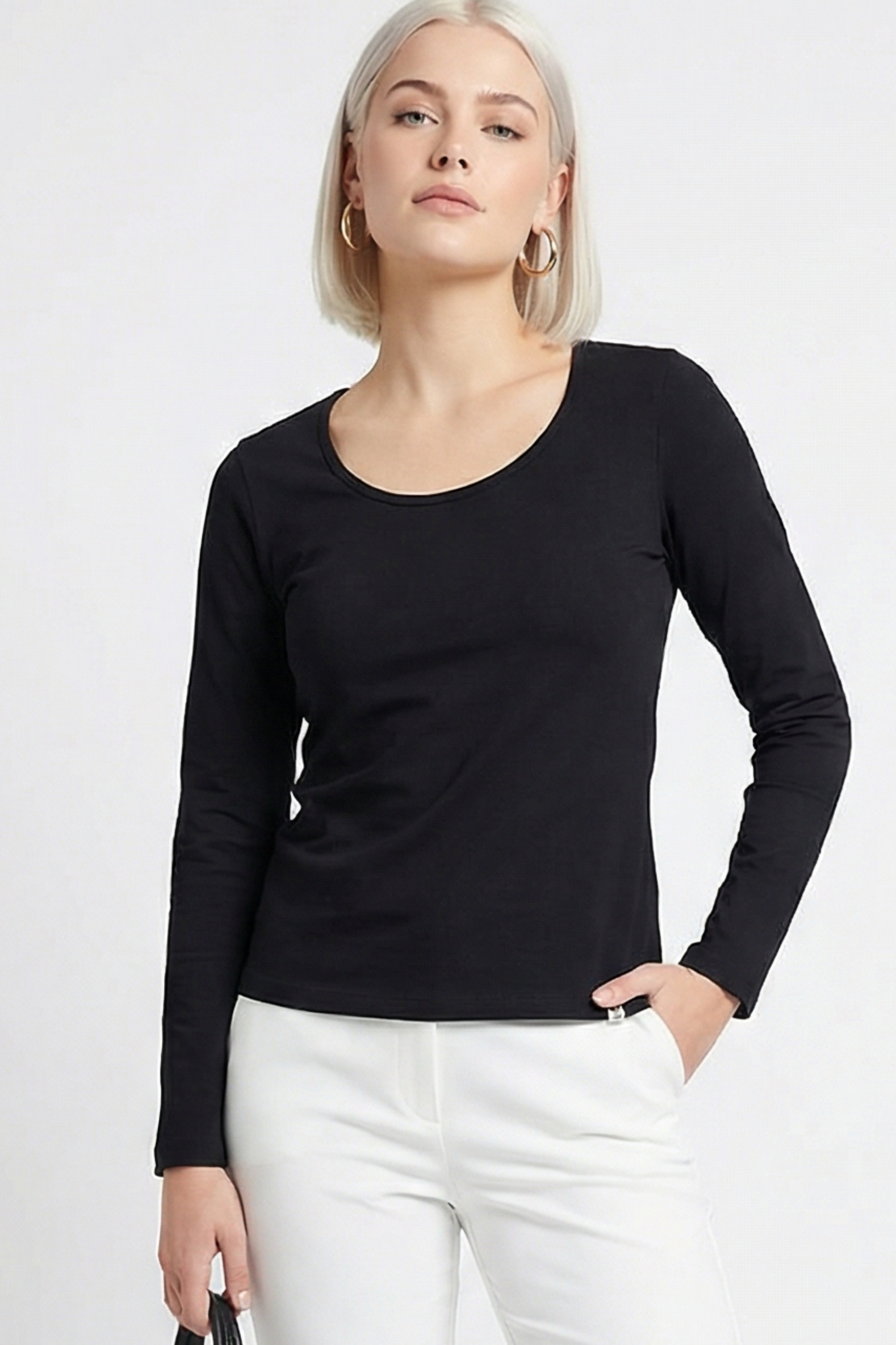 Camiseta negra basica con escote collar y manga larga Lolitas&L