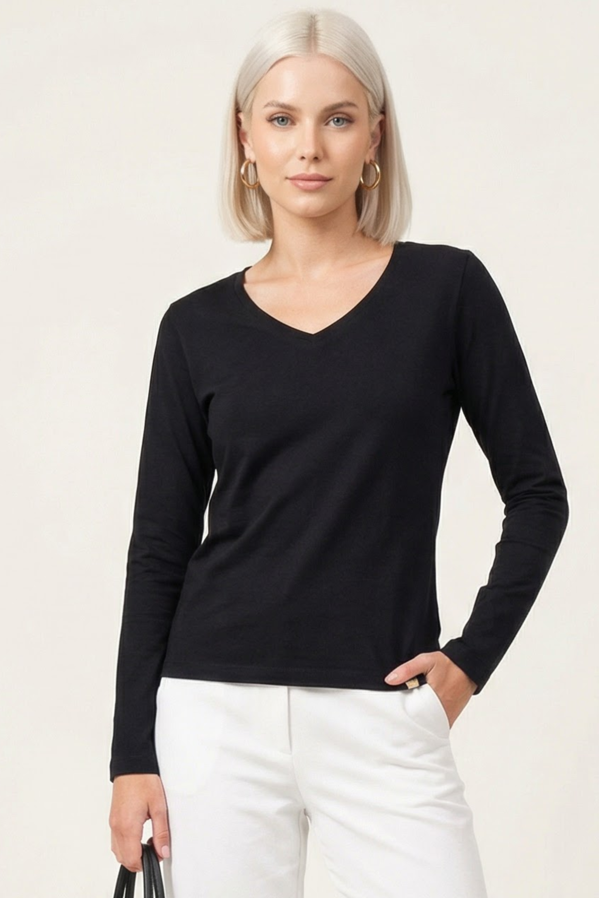 Camiseta negra basica con escote pico y manga larga Lolitas&L