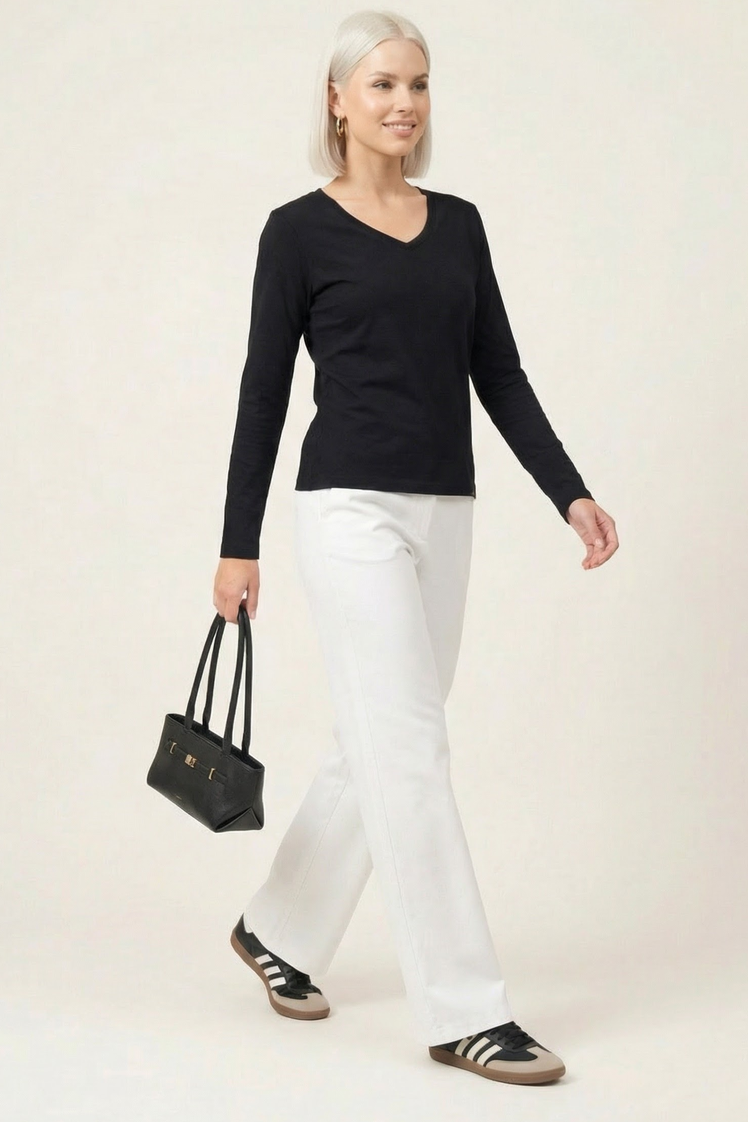 Camiseta negra basica con escote pico y manga larga Lolitas&L