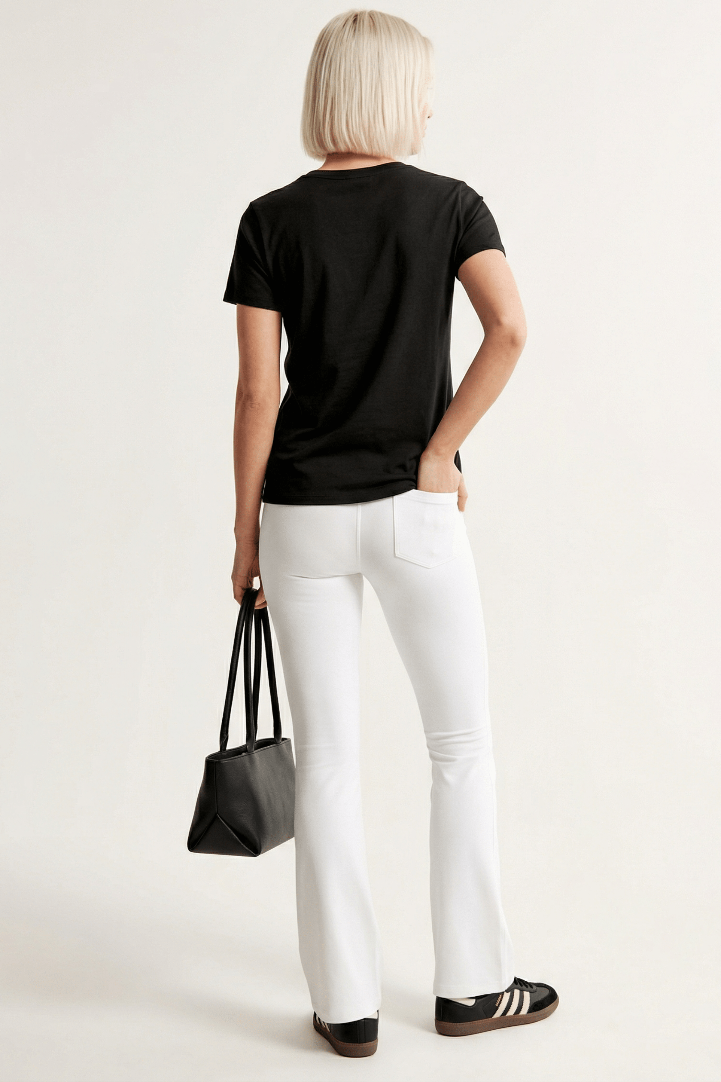 Camiseta negra basica tirantes con escote cuadrado Lolitas&L - lolitasyl.com