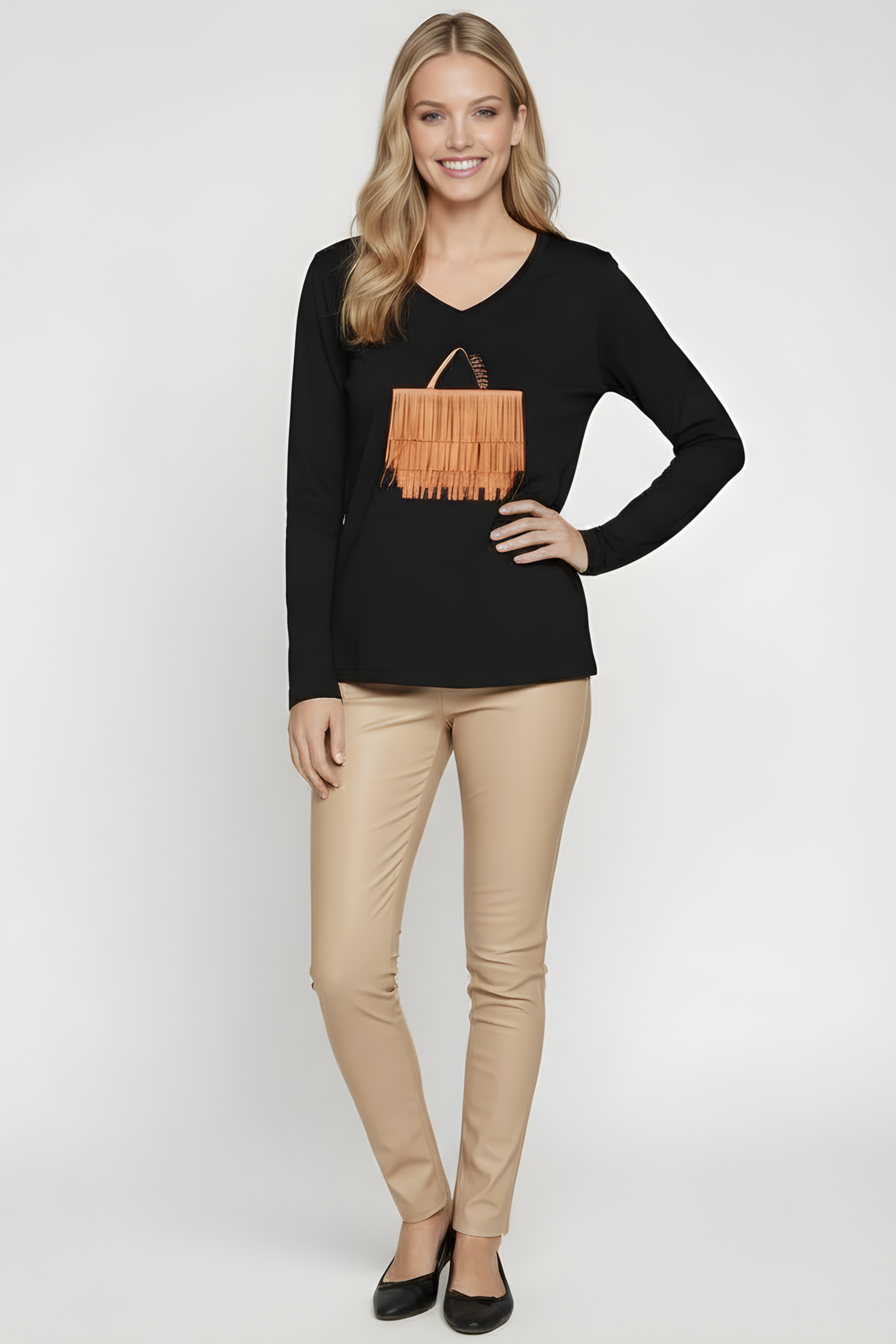 Camiseta negra con bolsito de flecos marron manga larga Lolitas&L