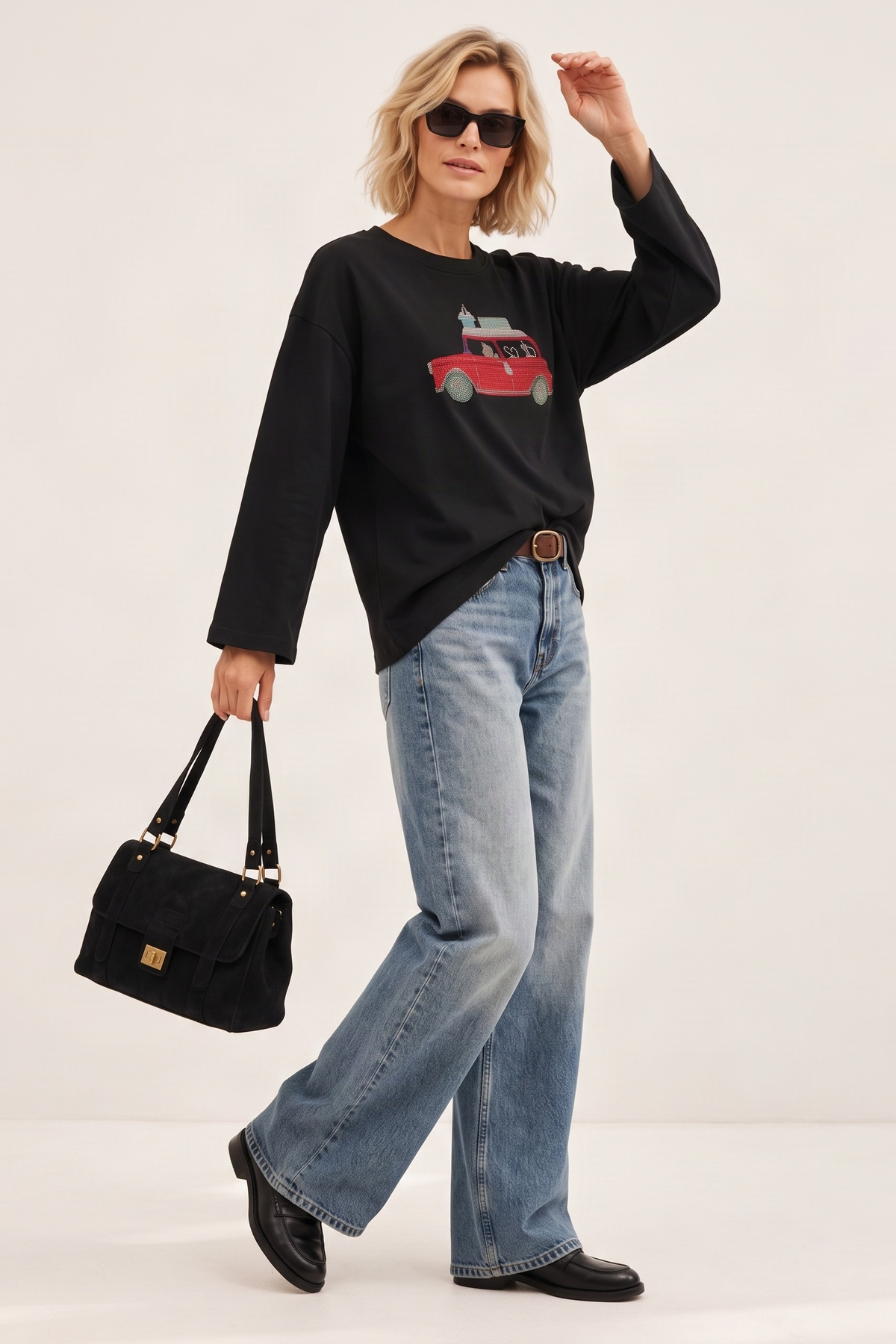Camiseta Negra de Manga Larga con Bordado de Coche en Punto de Cruz – Lolitas&L