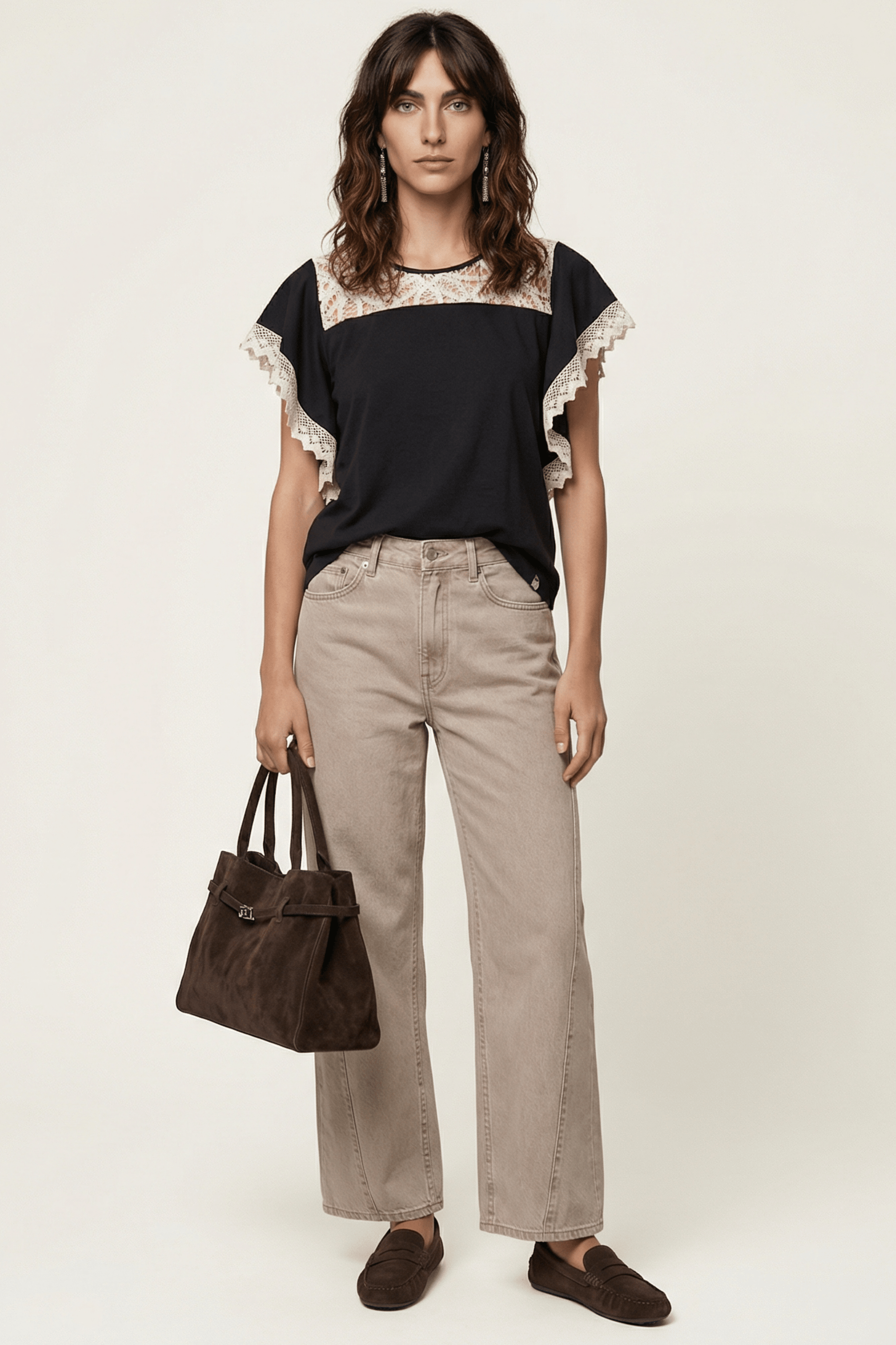 Camiseta negra bordado grogre en delantero y mangas Lolitas&L - lolitasyl.com