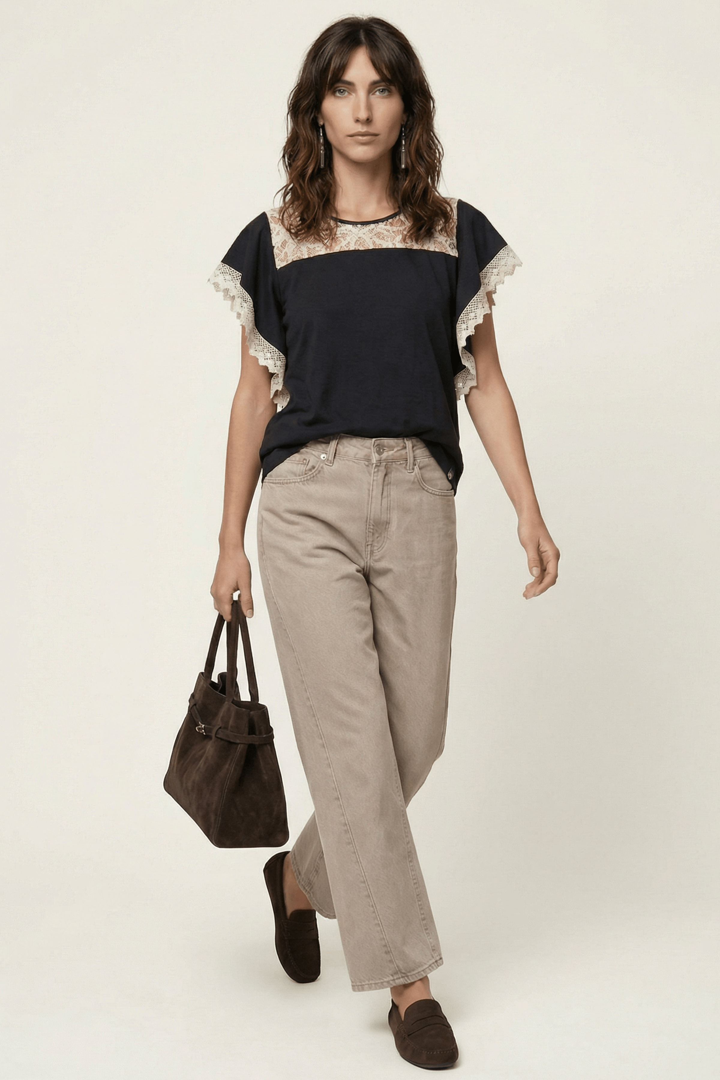 Camiseta negra bordado grogre en delantero y mangas Lolitas&L - lolitasyl.com