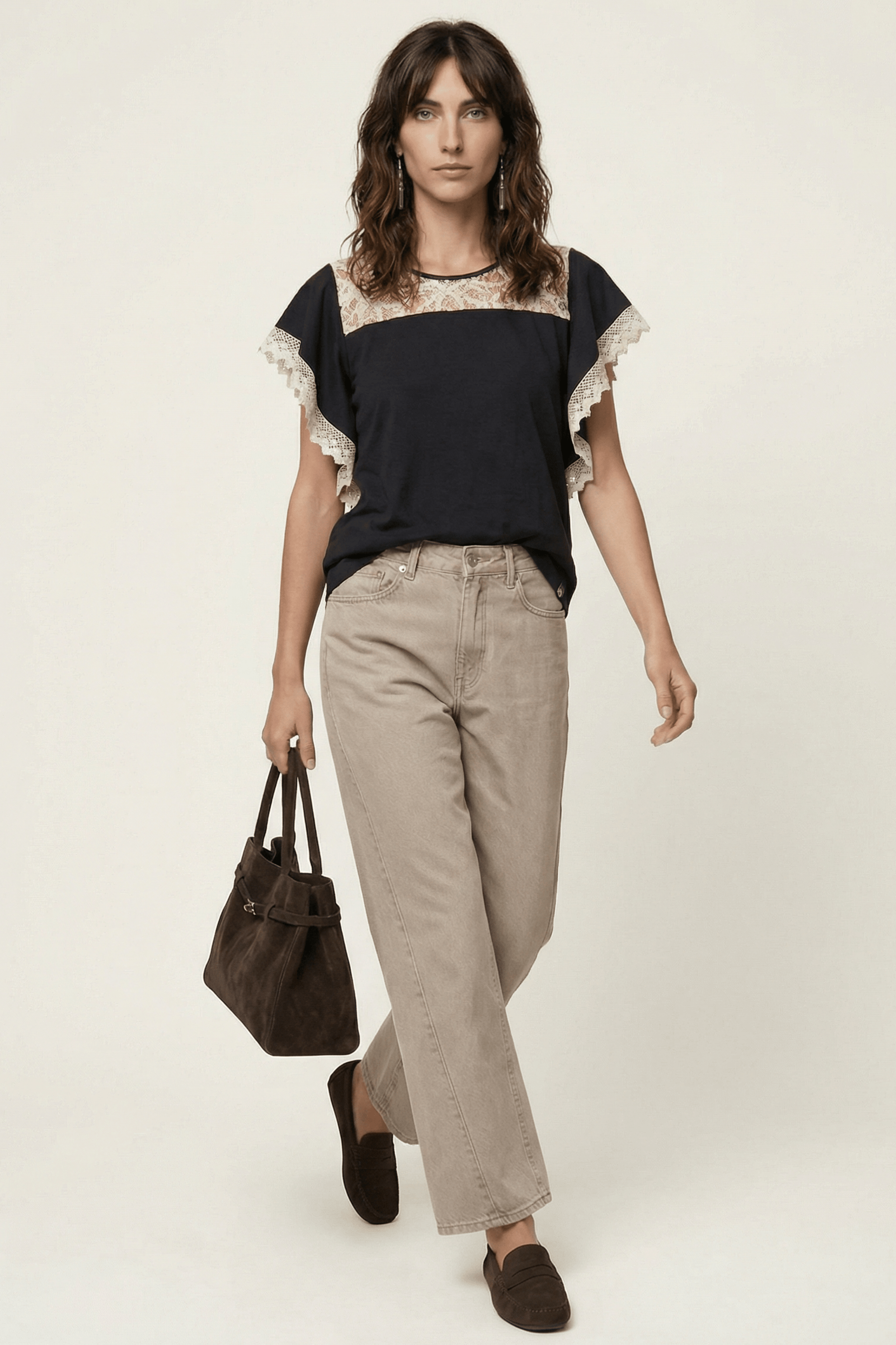 Camiseta negra bordado grogre en delantero y mangas Lolitas&L - lolitasyl.com