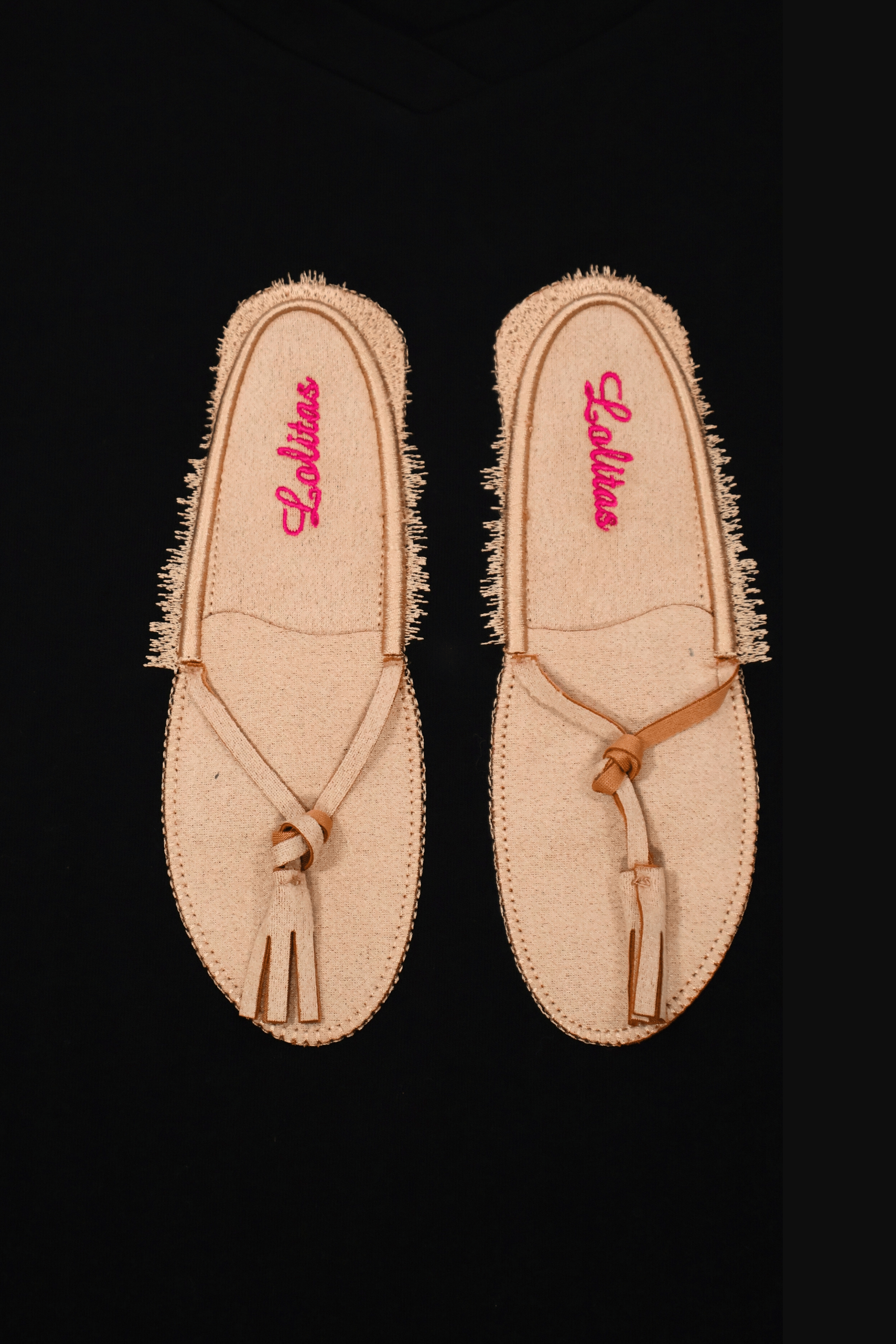 Camiseta negra bordado sandalias cuero manga larga Lolitas&L - lolitasyl.com