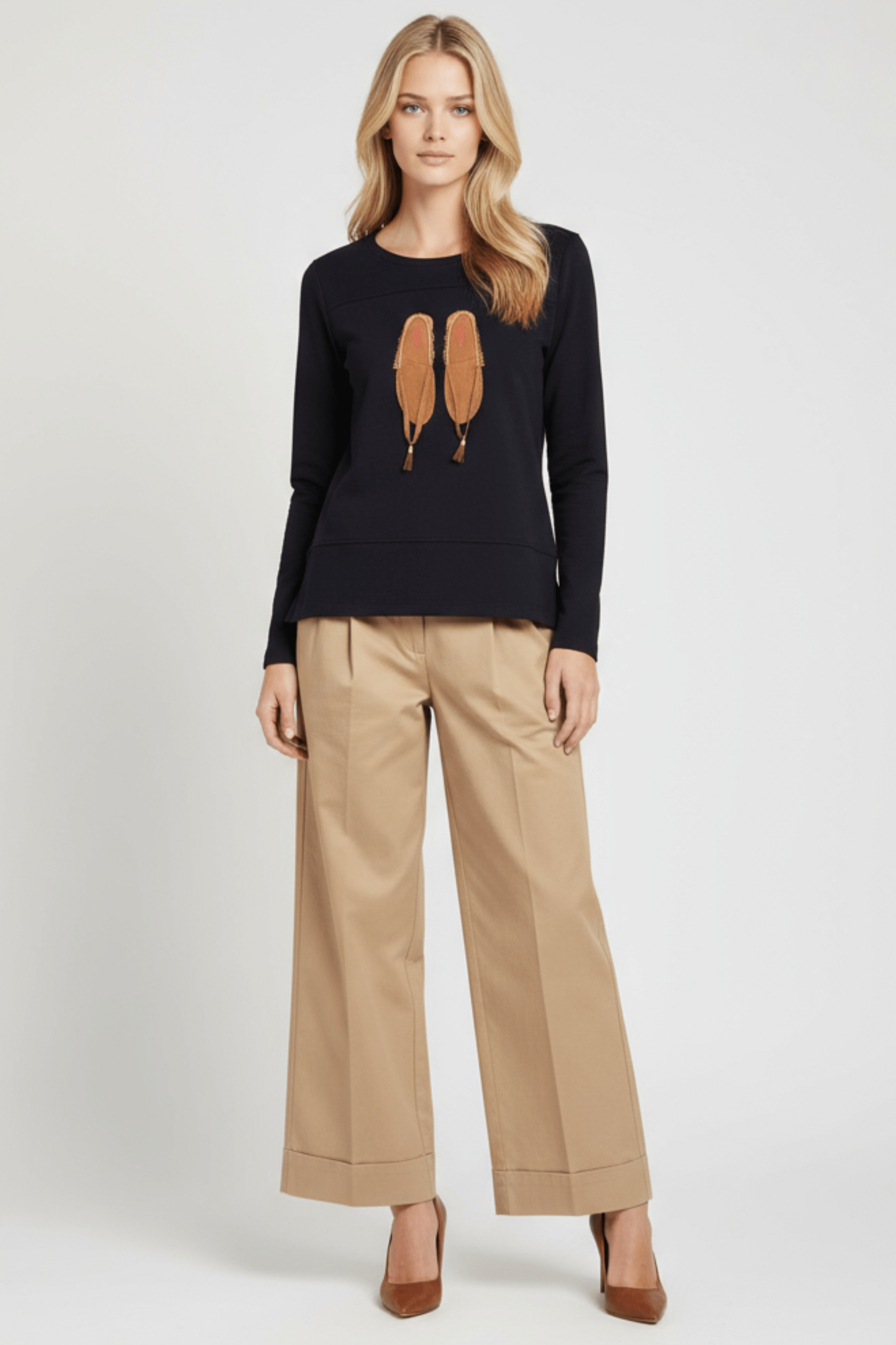 Camiseta negra bordado zapatillas indias cuero Lolitas&L - lolitasyl.com