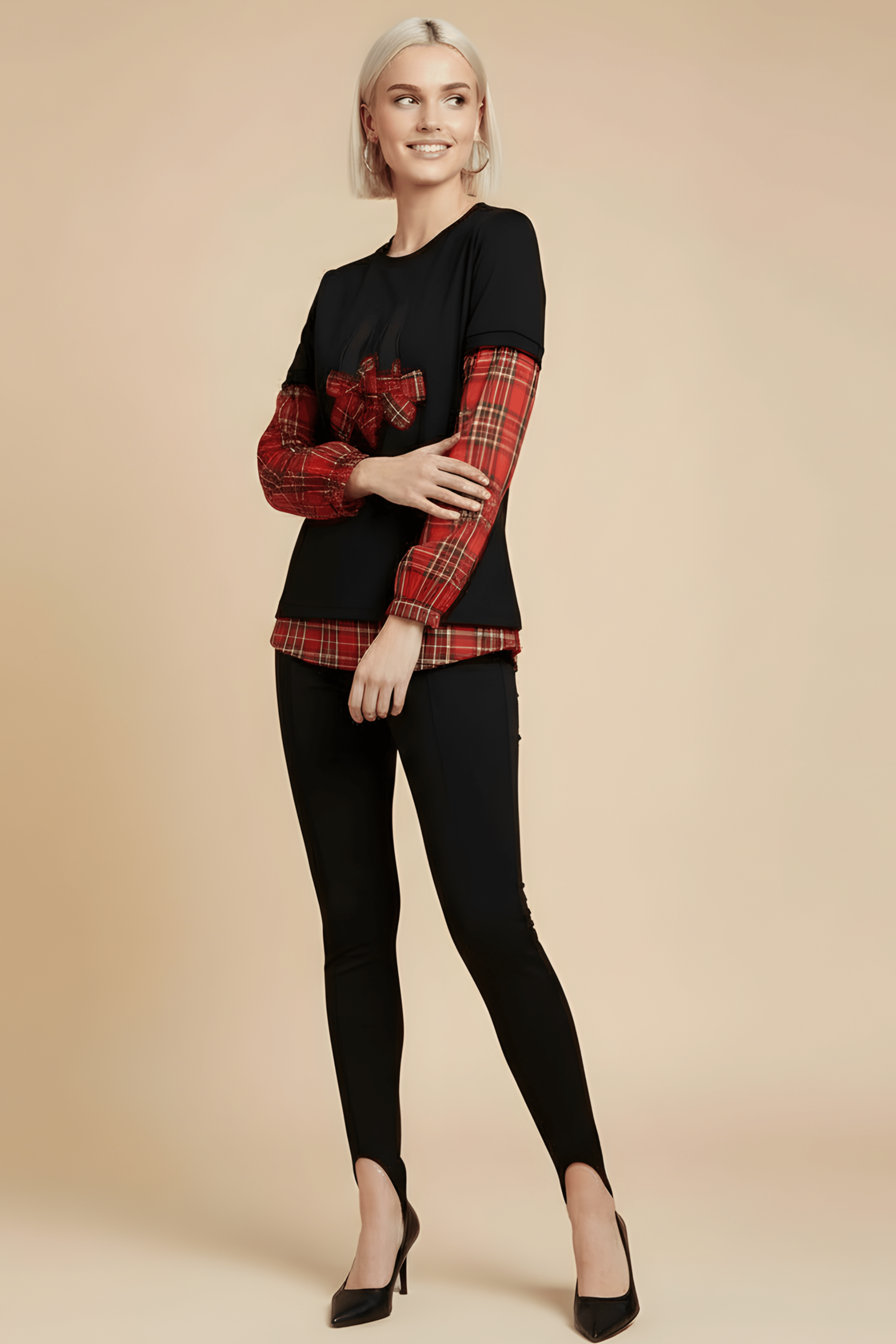 Camiseta negra con cuadro escoces rojo bordado zapatillas Lolitas&L - lolitasyl.com