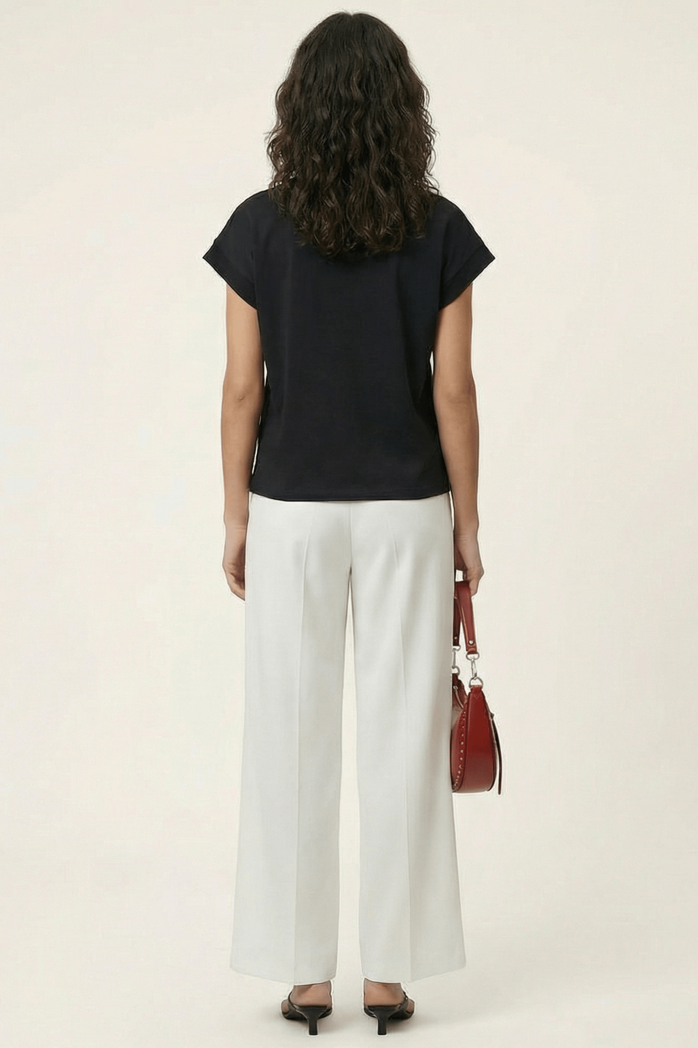 Camiseta negra con estampado silueta con gafas rojas Lolitas&L - lolitasyl.com