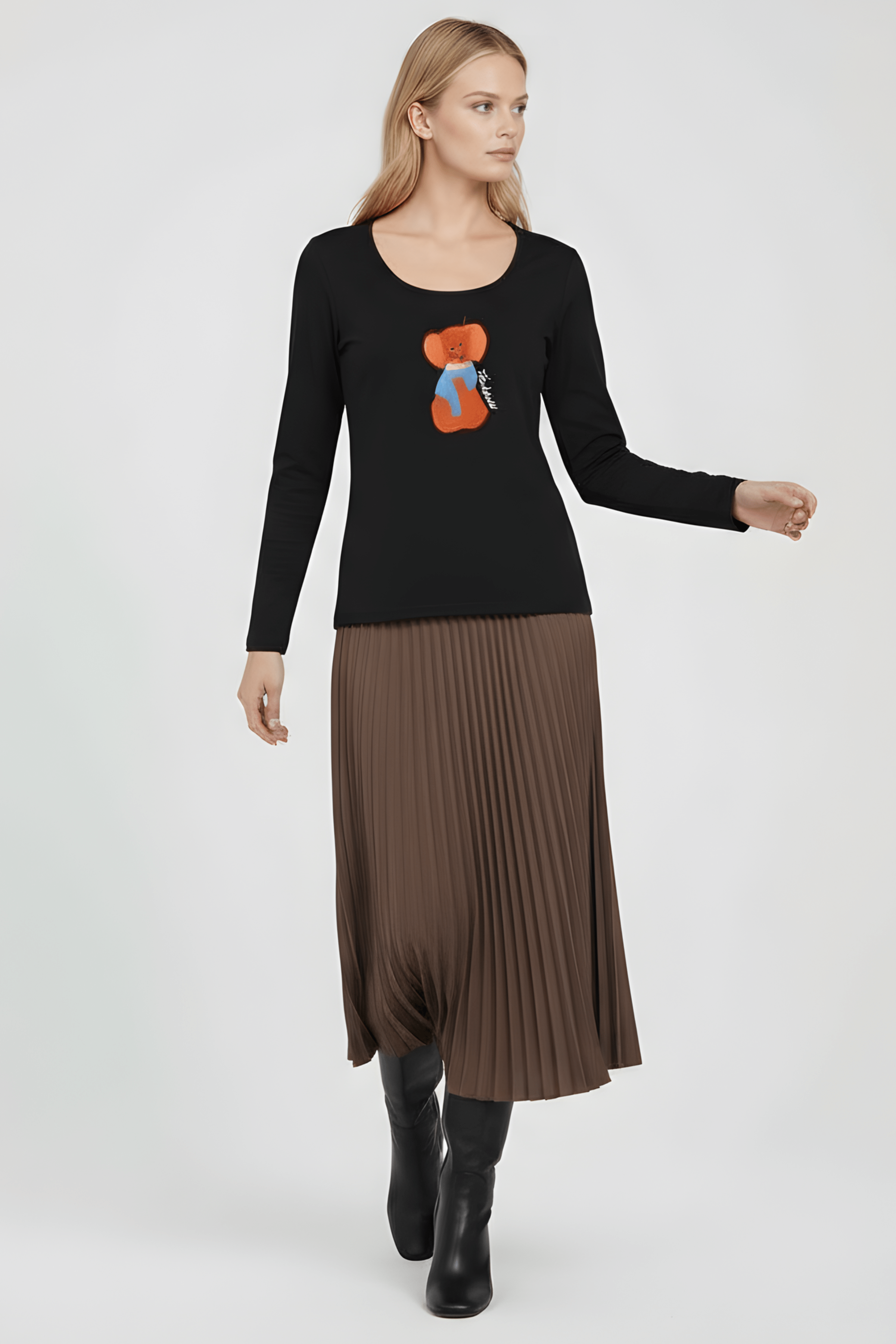 Camiseta negra con osito marron bordado manga larga Lolitas&L - lolitasyl.com