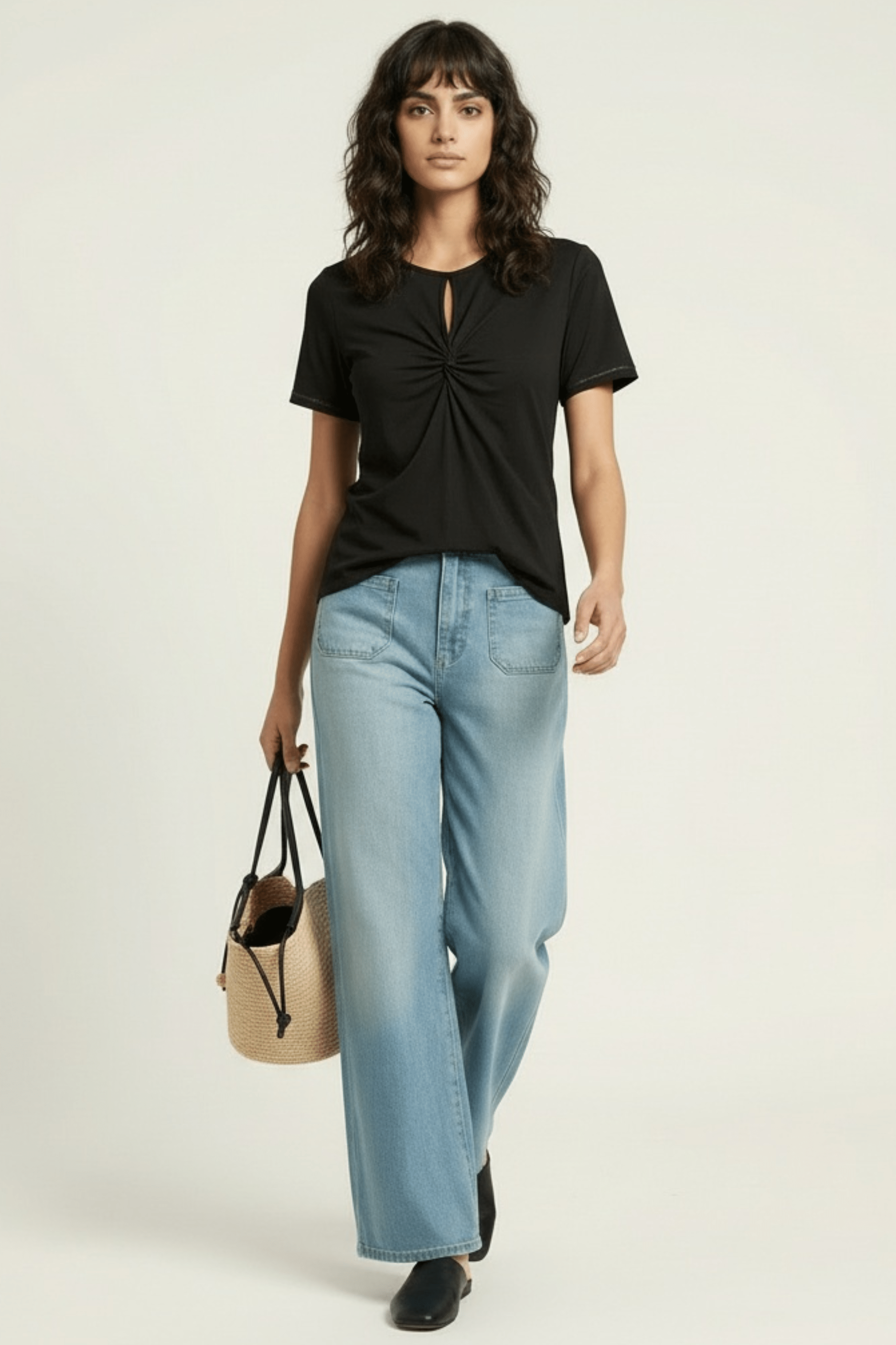 Camiseta negra con recogido y lagrima en el delantero Lolitas&L - lolitasyl.com