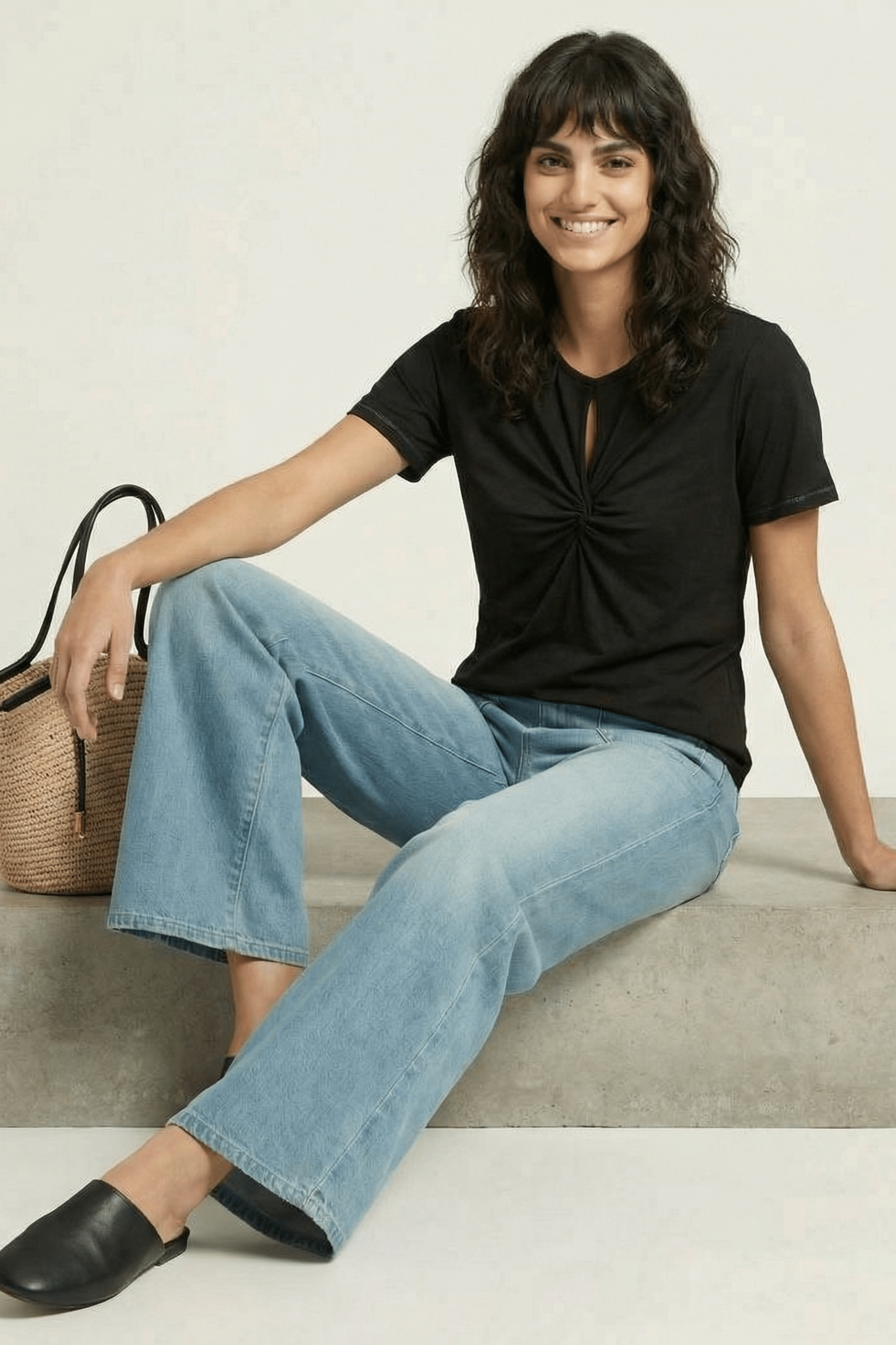 Camiseta negra con recogido y lagrima en el delantero Lolitas&L - lolitasyl.com