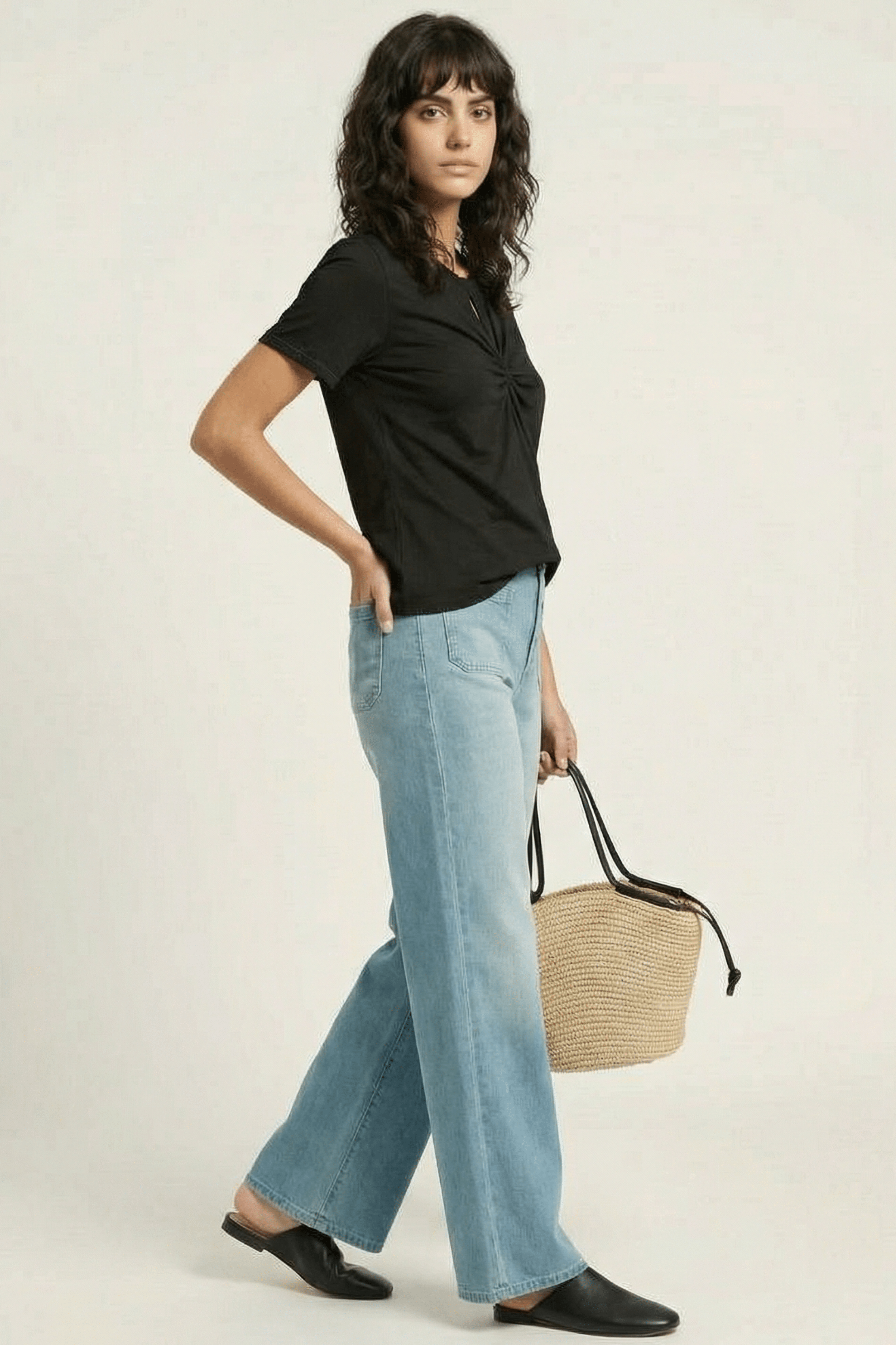 Camiseta negra con recogido y lagrima en el delantero Lolitas&L - lolitasyl.com