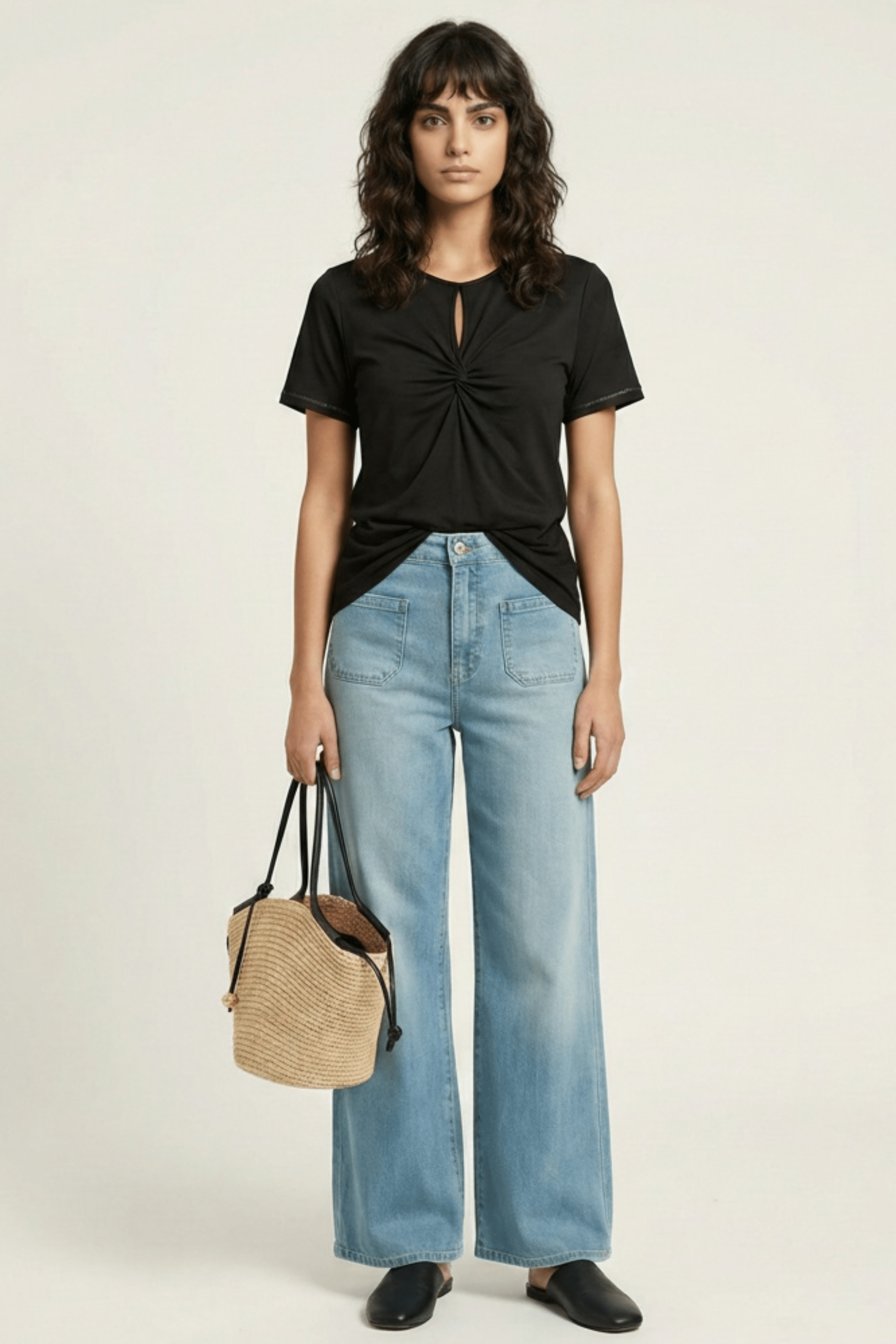 Camiseta negra con recogido y lagrima en el delantero Lolitas&L - lolitasyl.com