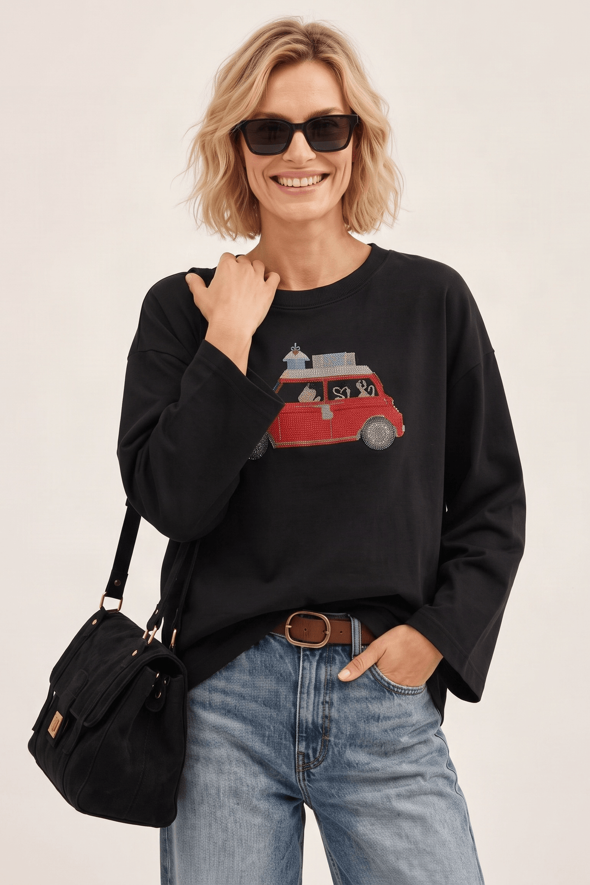 Camiseta Negra de Manga Larga con Bordado de Coche en Punto de Cruz – Lolitas&L - lolitasyl.com