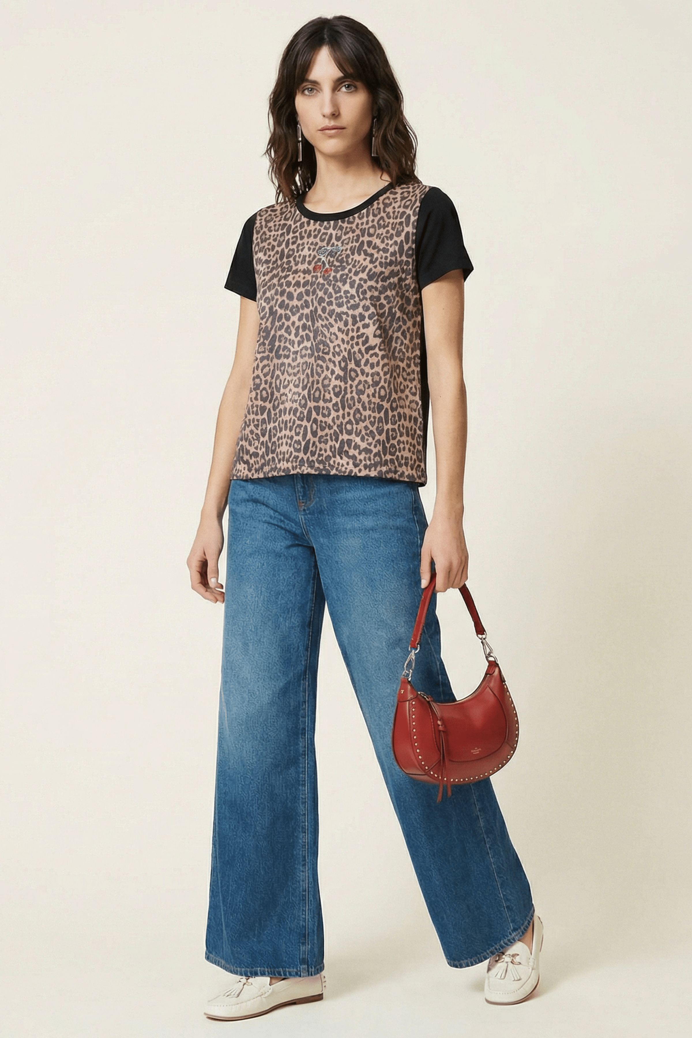 Camiseta negra estampado animal print con cereza de strass Lolitas&L - lolitasyl.com
