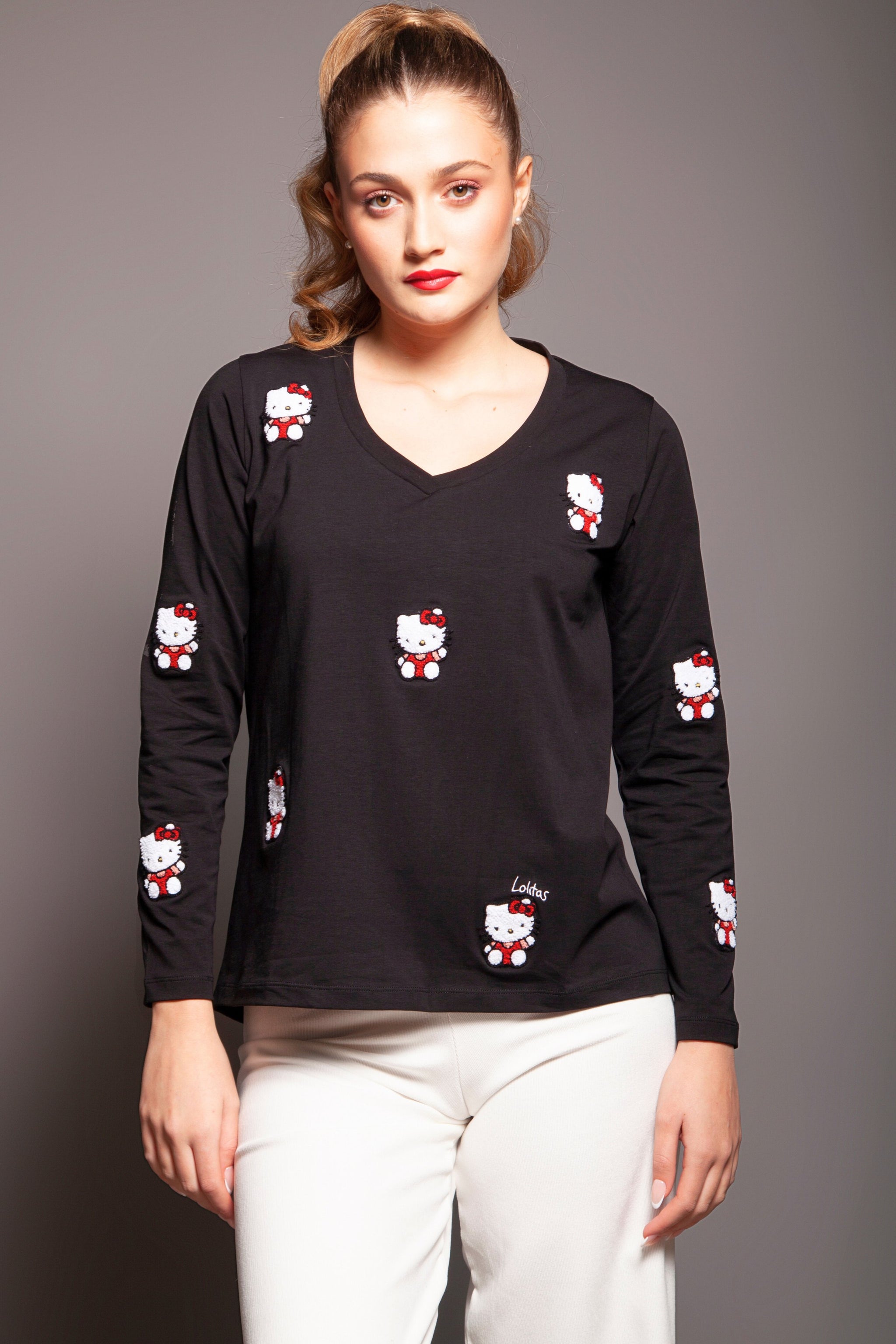 Camiseta negra motivo bordado mini Kitty Lolitas&L - lolitasyl.com