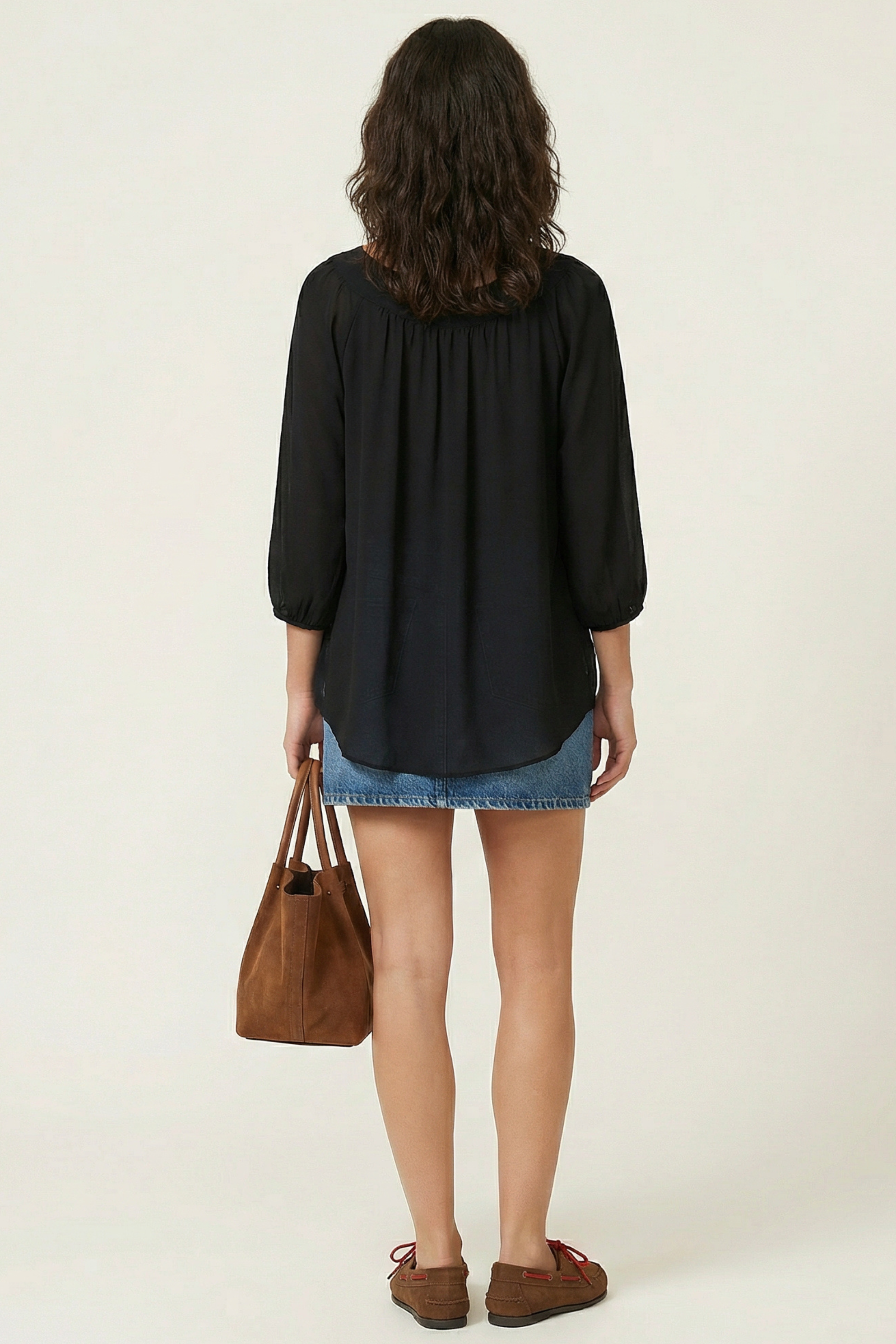 Camiseta negra raglan con bordado cerezas Lolitas&L