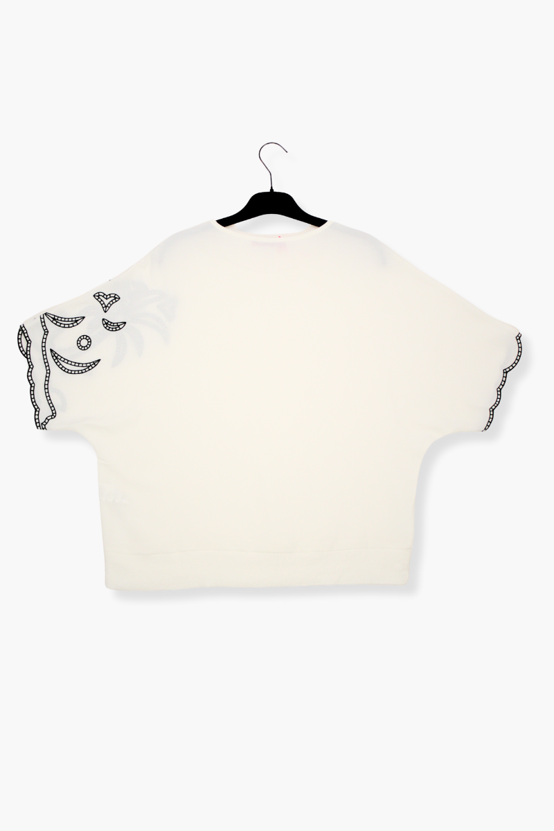 Camiseta Preloved blanca over manga bordada Lolitas&L