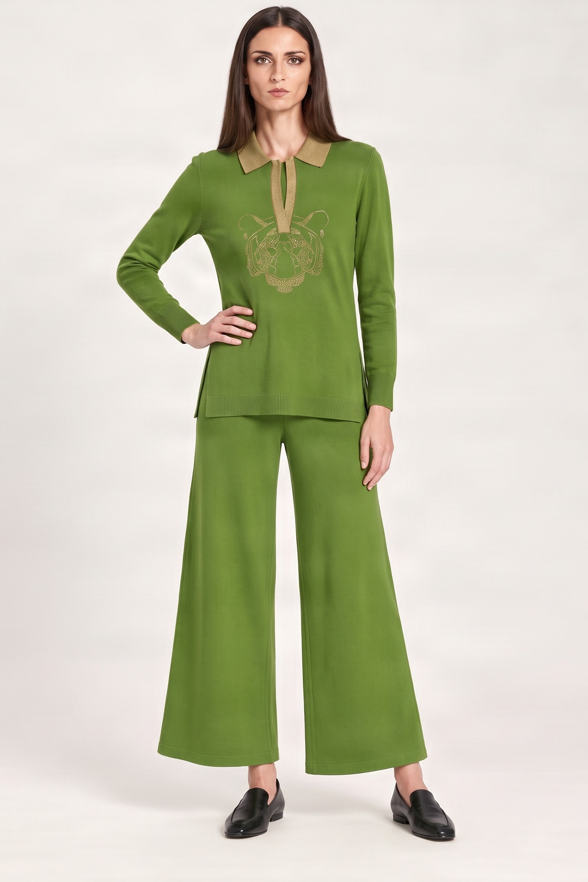 Camiseta de punto verde con leon de strass Lolitas&L
