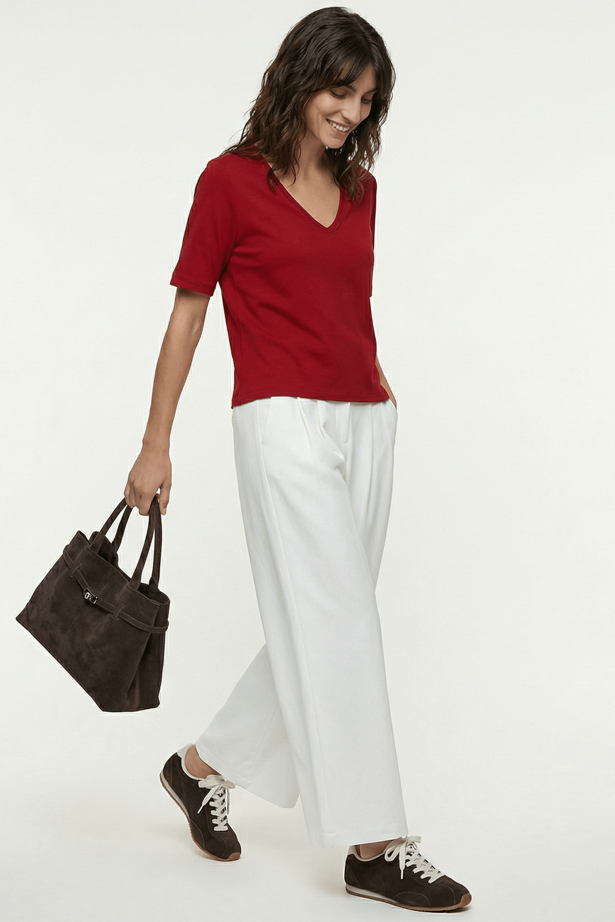 Camiseta roja escote en uve con strass Lolitas&L - lolitasyl.com