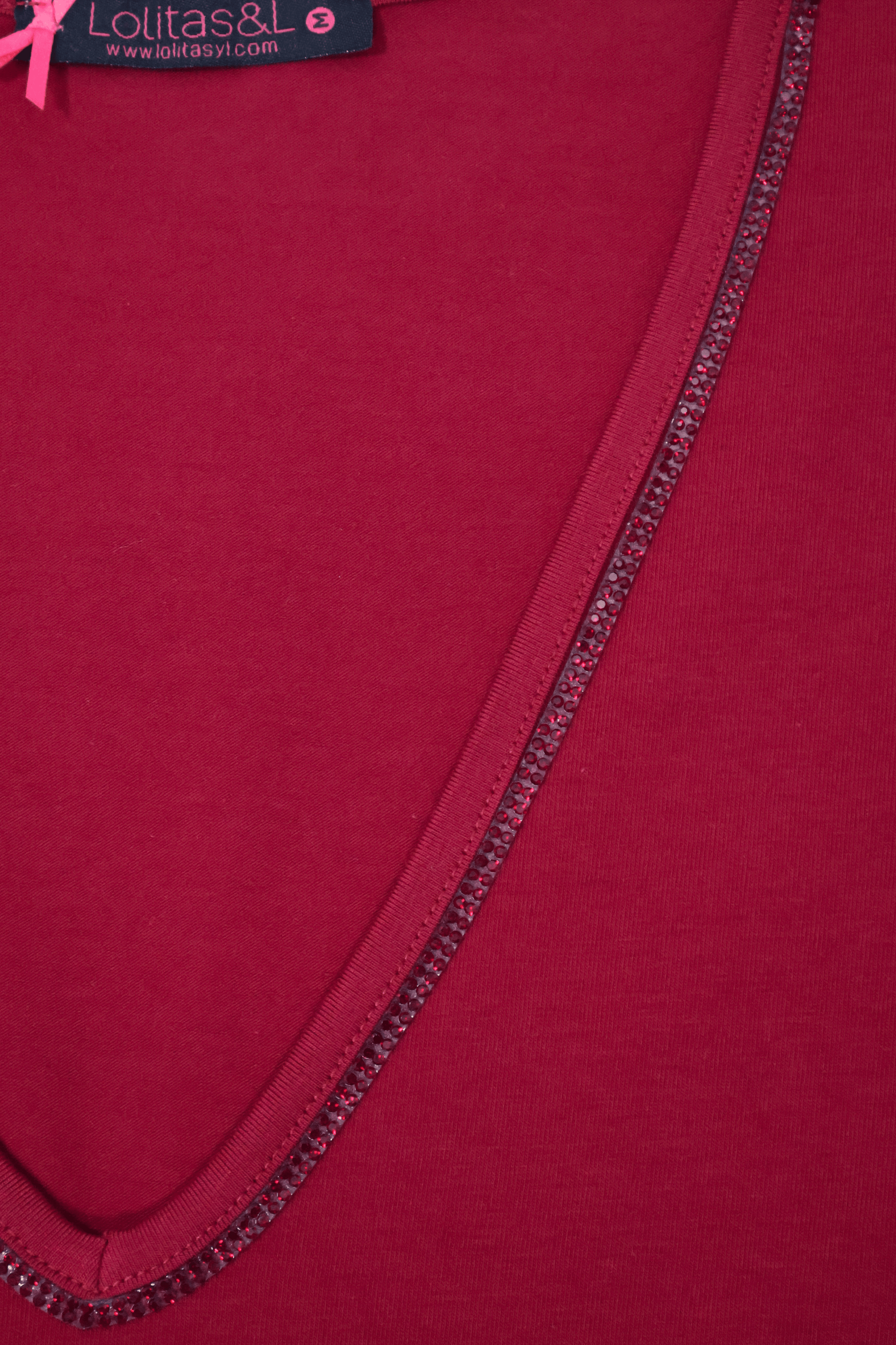 Camiseta roja escote en uve con strass Lolitas&L - lolitasyl.com
