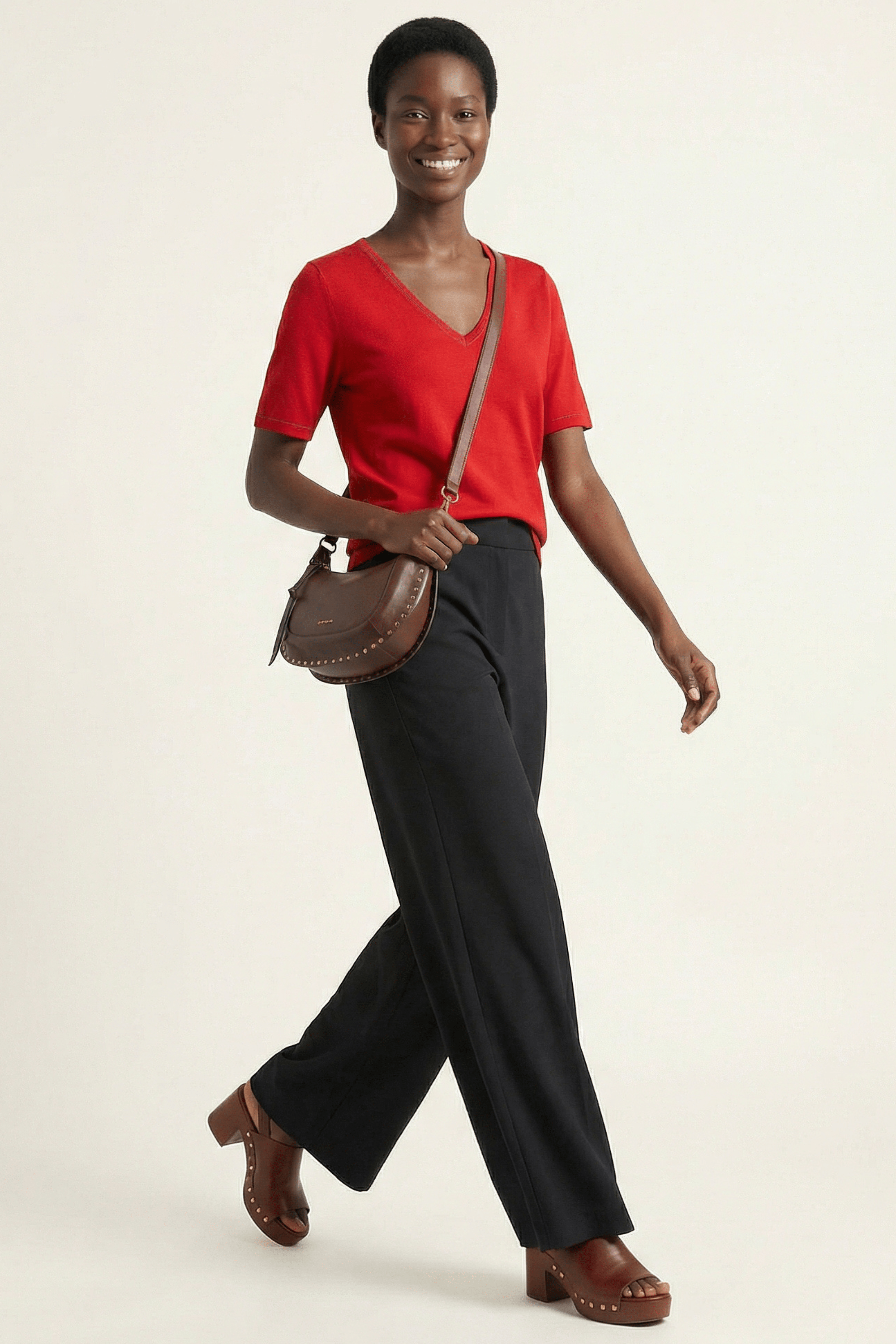 Camiseta roja escote en uve con strass Lolitas&L - lolitasyl.com