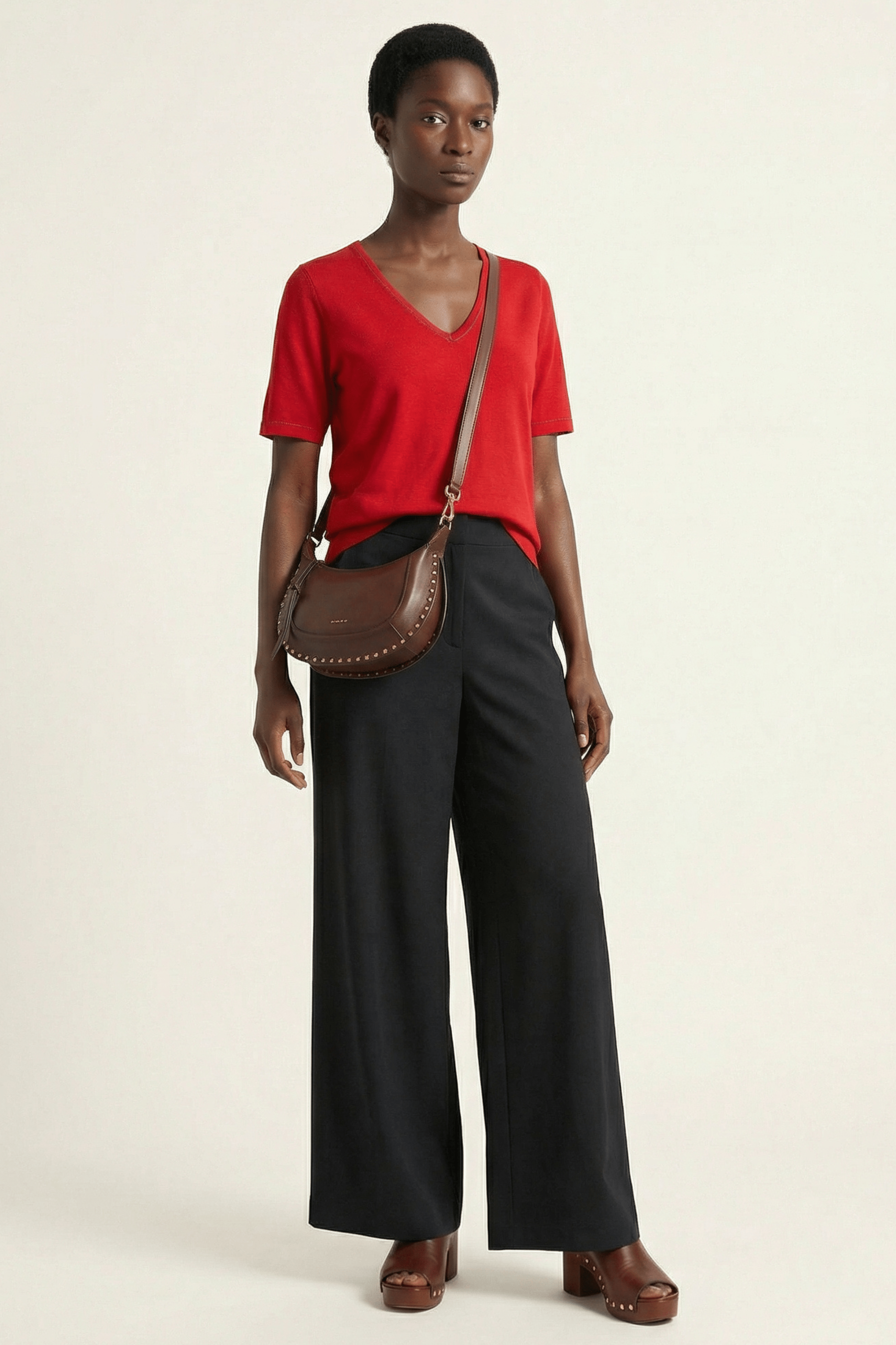 Camiseta roja escote en uve con strass Lolitas&L - lolitasyl.com