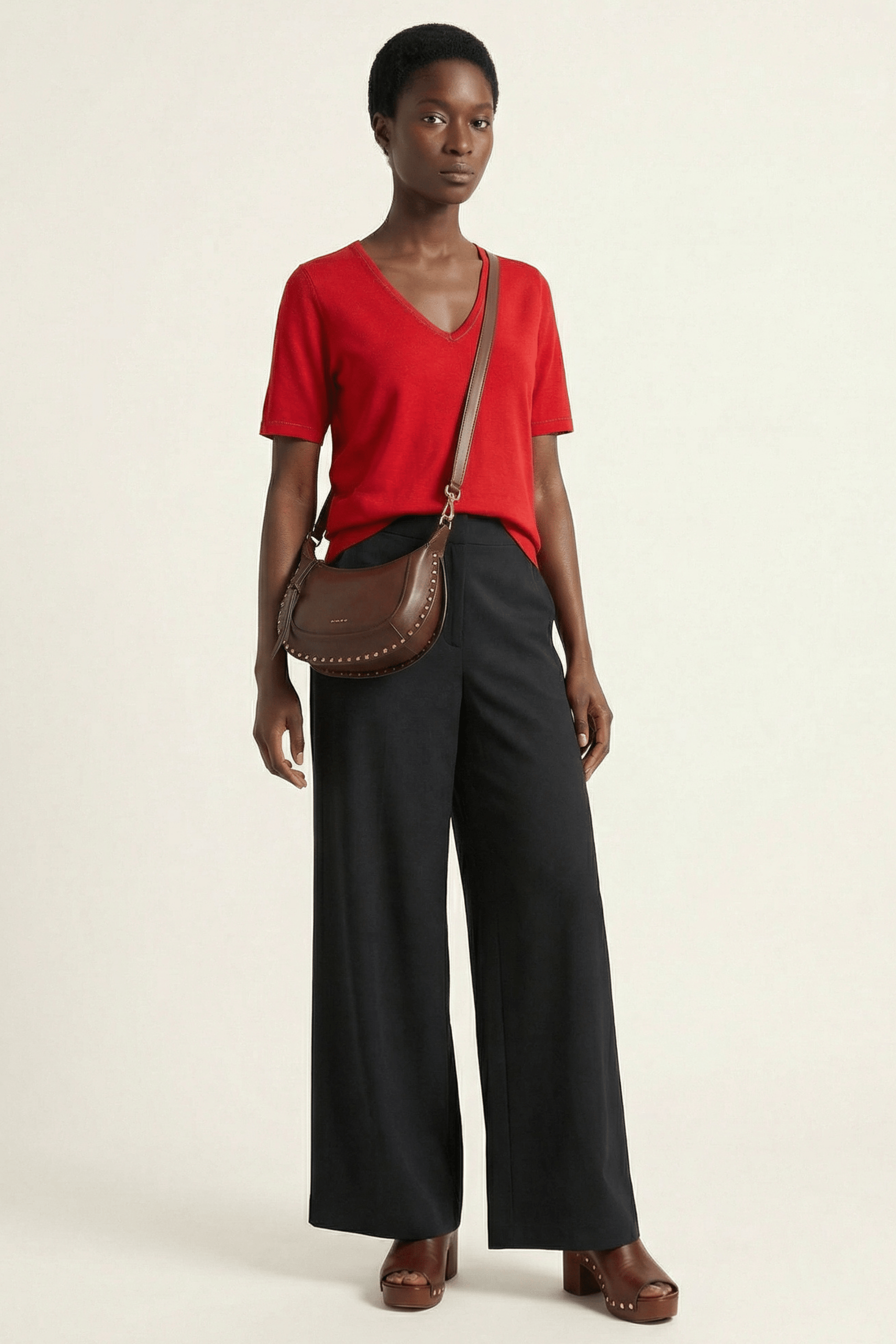 Camiseta roja escote en uve con strass Lolitas&L - lolitasyl.com