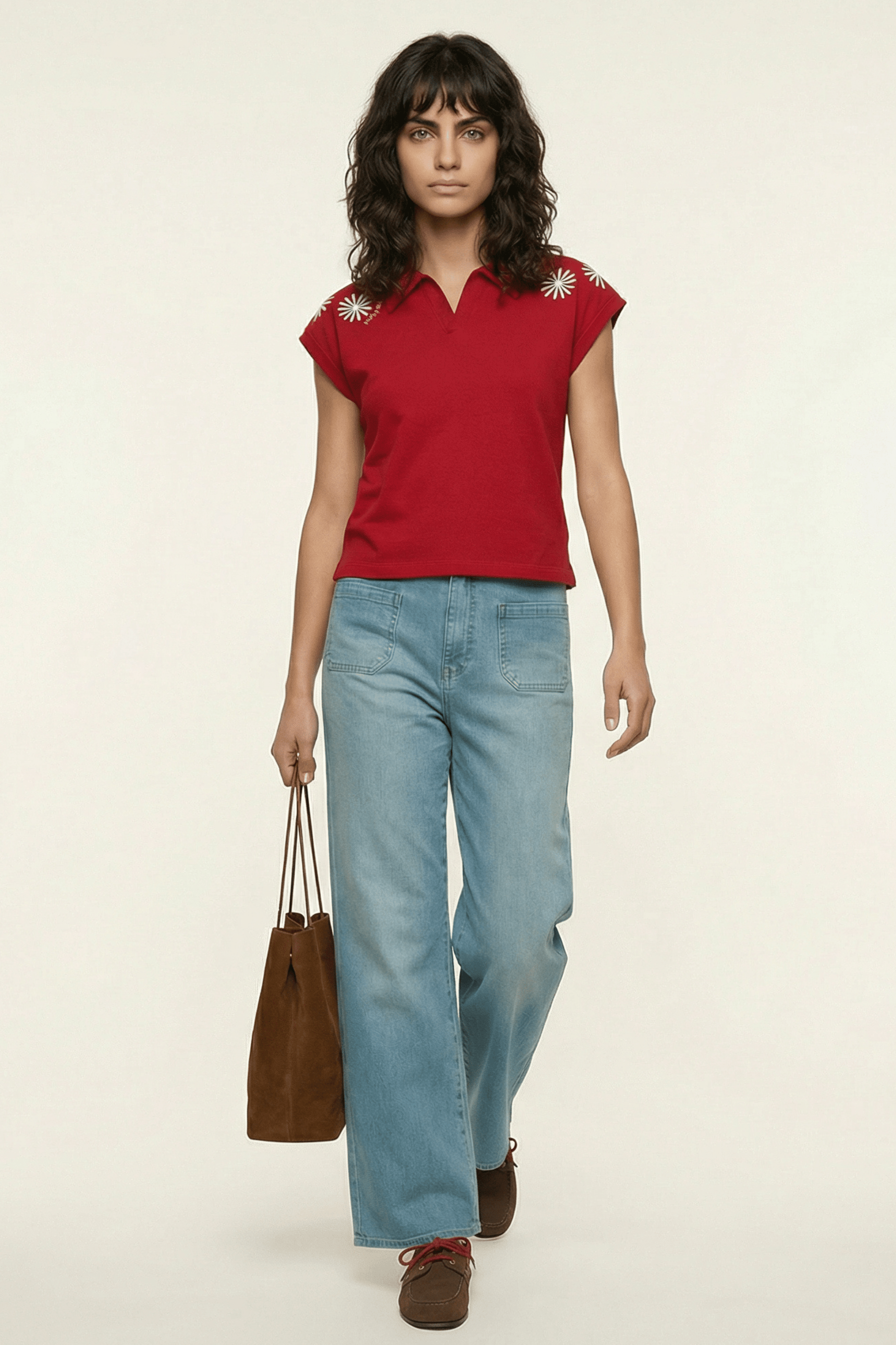 Camiseta roja polo con bordado mandala en contraste Lolitas&L - lolitasyl.com