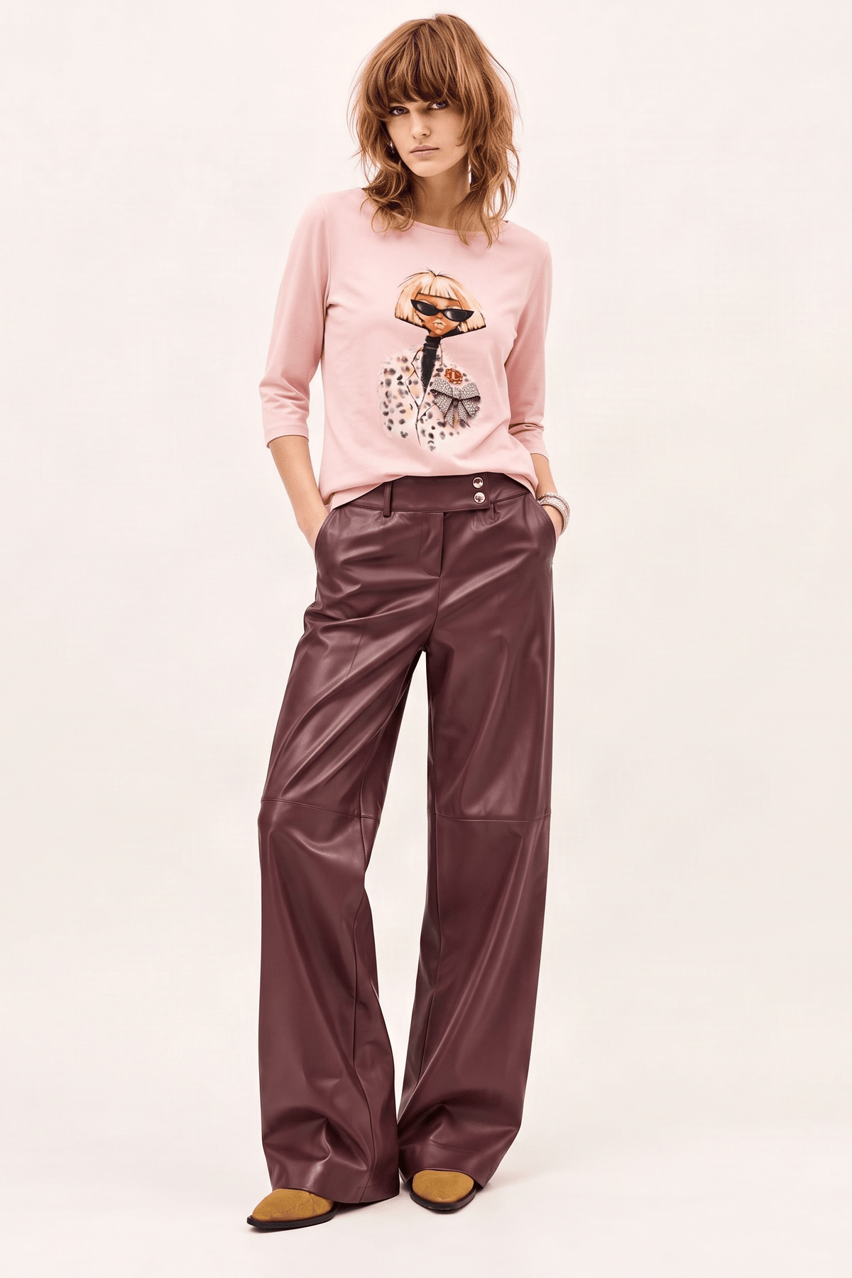 Camiseta Rosa Claro de Cuello Barco con Print Digital y Accesorios – Lolitas&L - lolitasyl.com